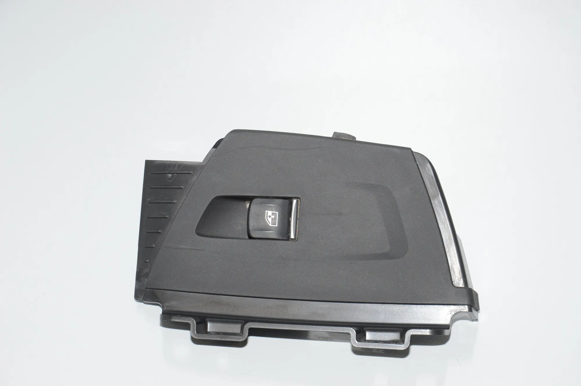 Rear Left Door Window Switch – OEM 7410249 · BMW X3 (G01, F97) (2017 - -) xDrive 30d 2018 – 2