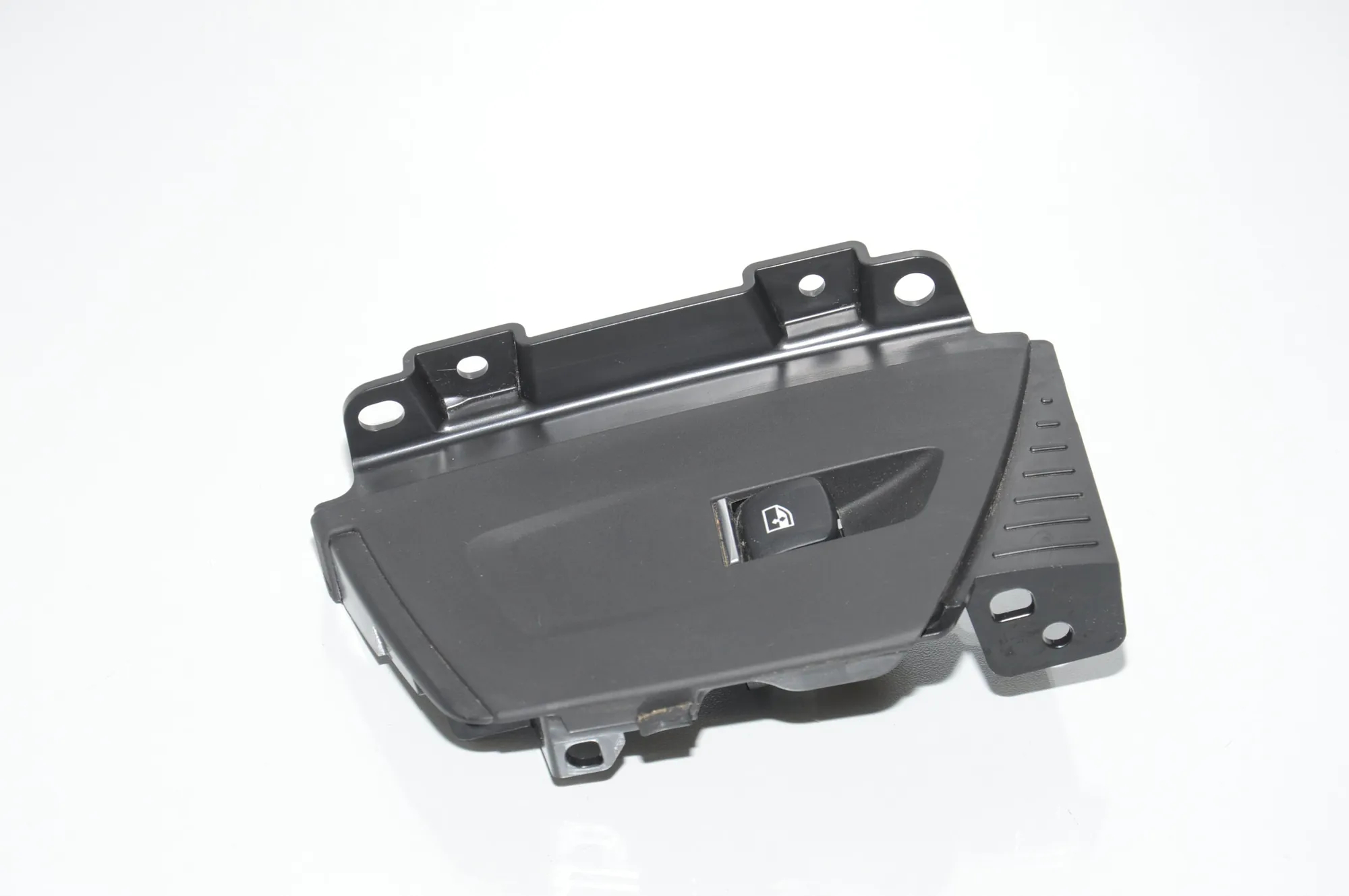 Rear Left Door Window Switch – OEM 7410249 · BMW X3 (G01, F97) (2017 - -) xDrive 30d 2018