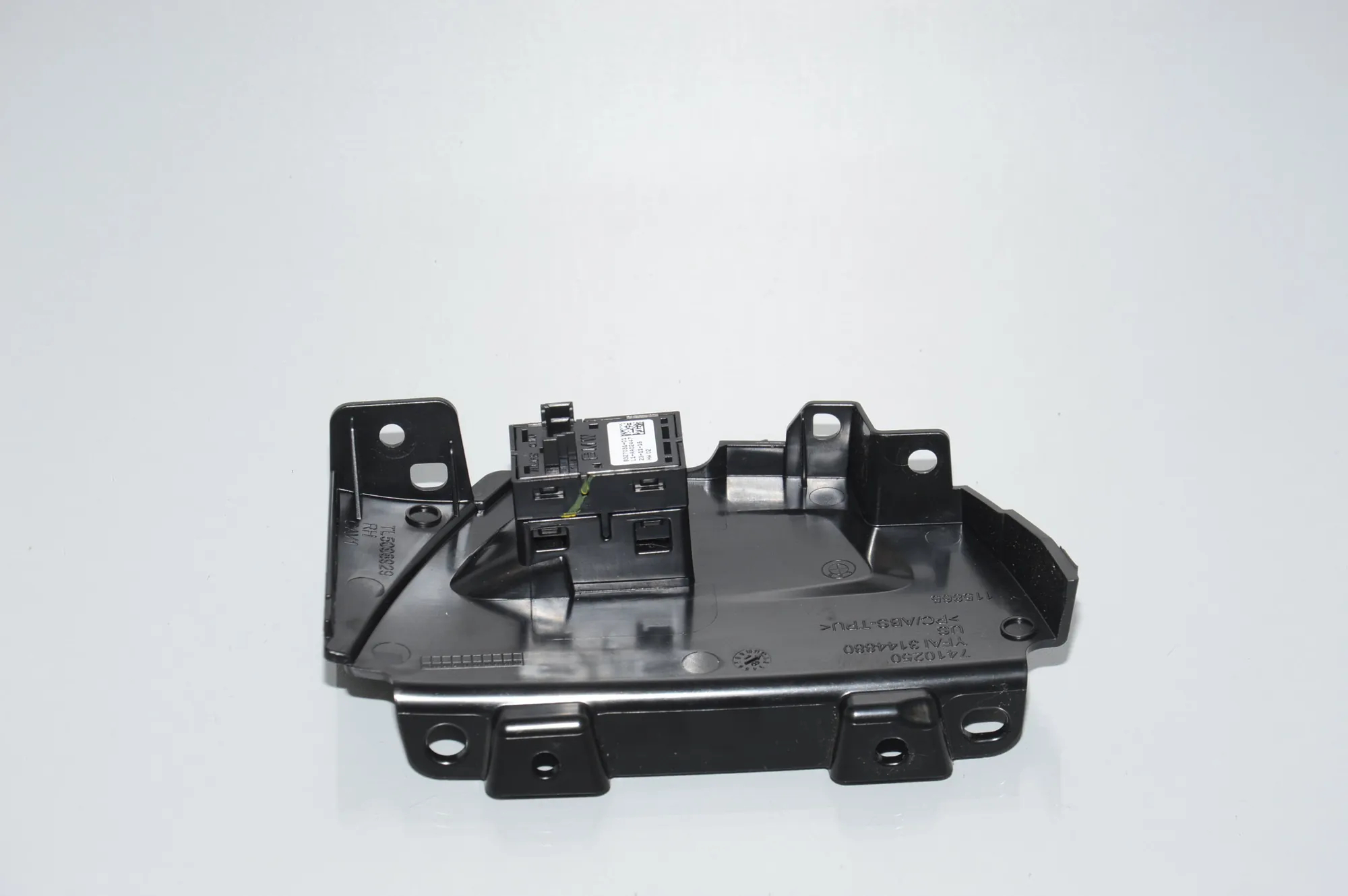 Rear Right Door Window Switch – OEM 7410250 · BMW X3 (G01, F97) (2017 - -) xDrive 30d 2018 – 3