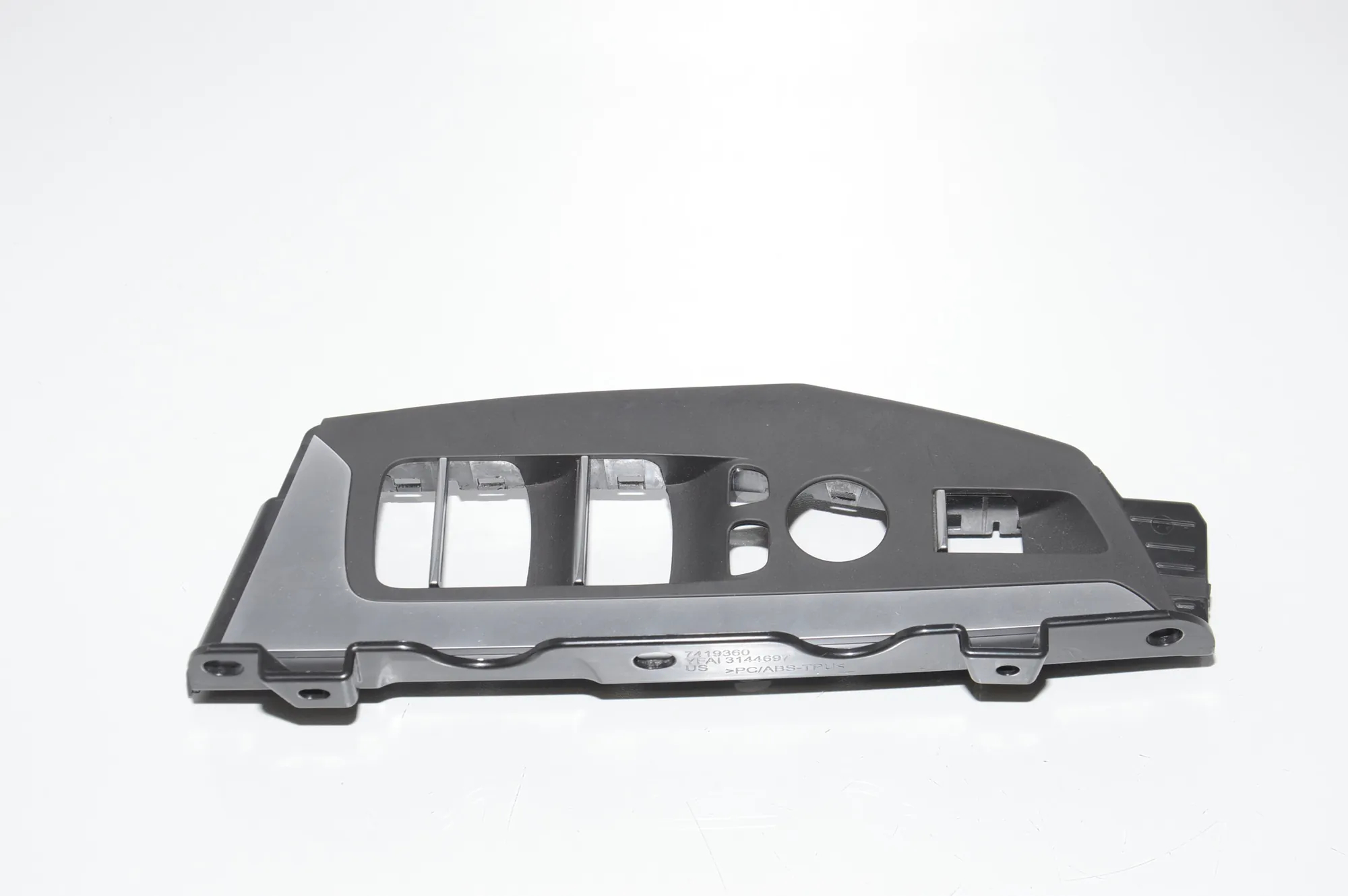 Front Right Door Panel Trim – OEM 7419360 · BMW X3 (G01, F97) BMW X3 (G01, F97) xDrive 30d 2018 – 5