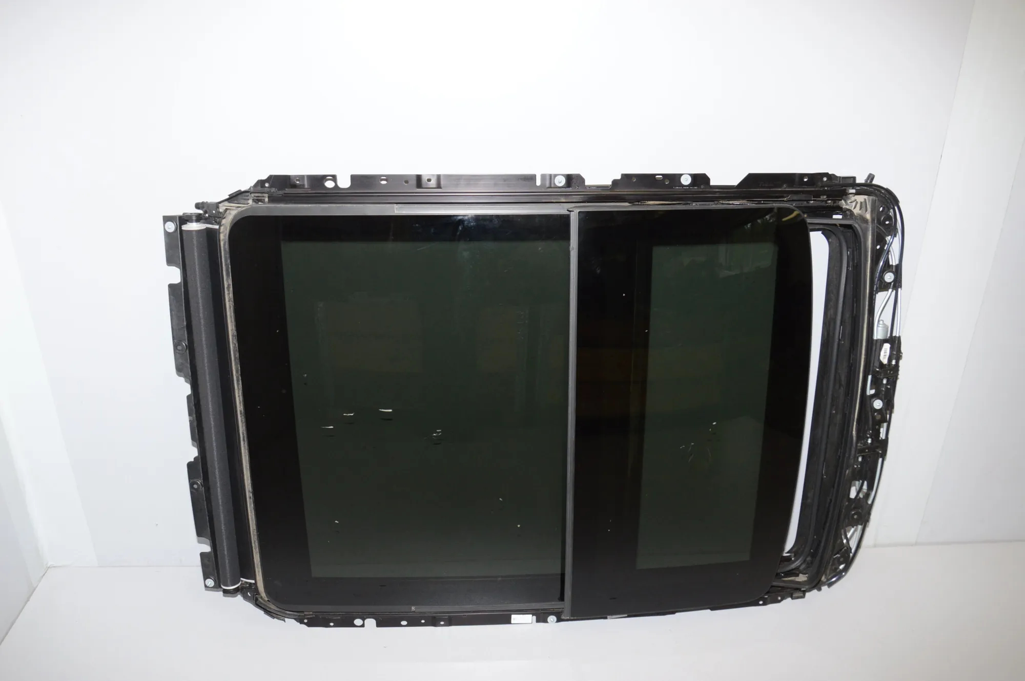 Sunroof – OEM 8068911 · BMW X3 (G01, F97) BMW X3 (G01, F97) xDrive 30d 2018