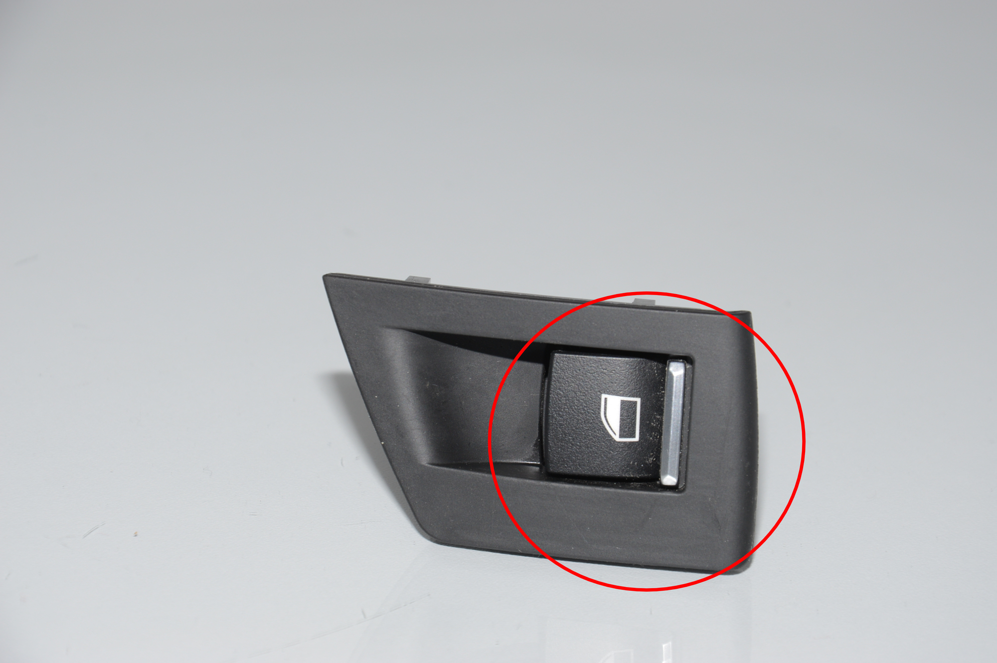 Rear Right Door Window Switch – OEM 61319241949 · BMW 5 (F10) 530 d 2014 – 7
