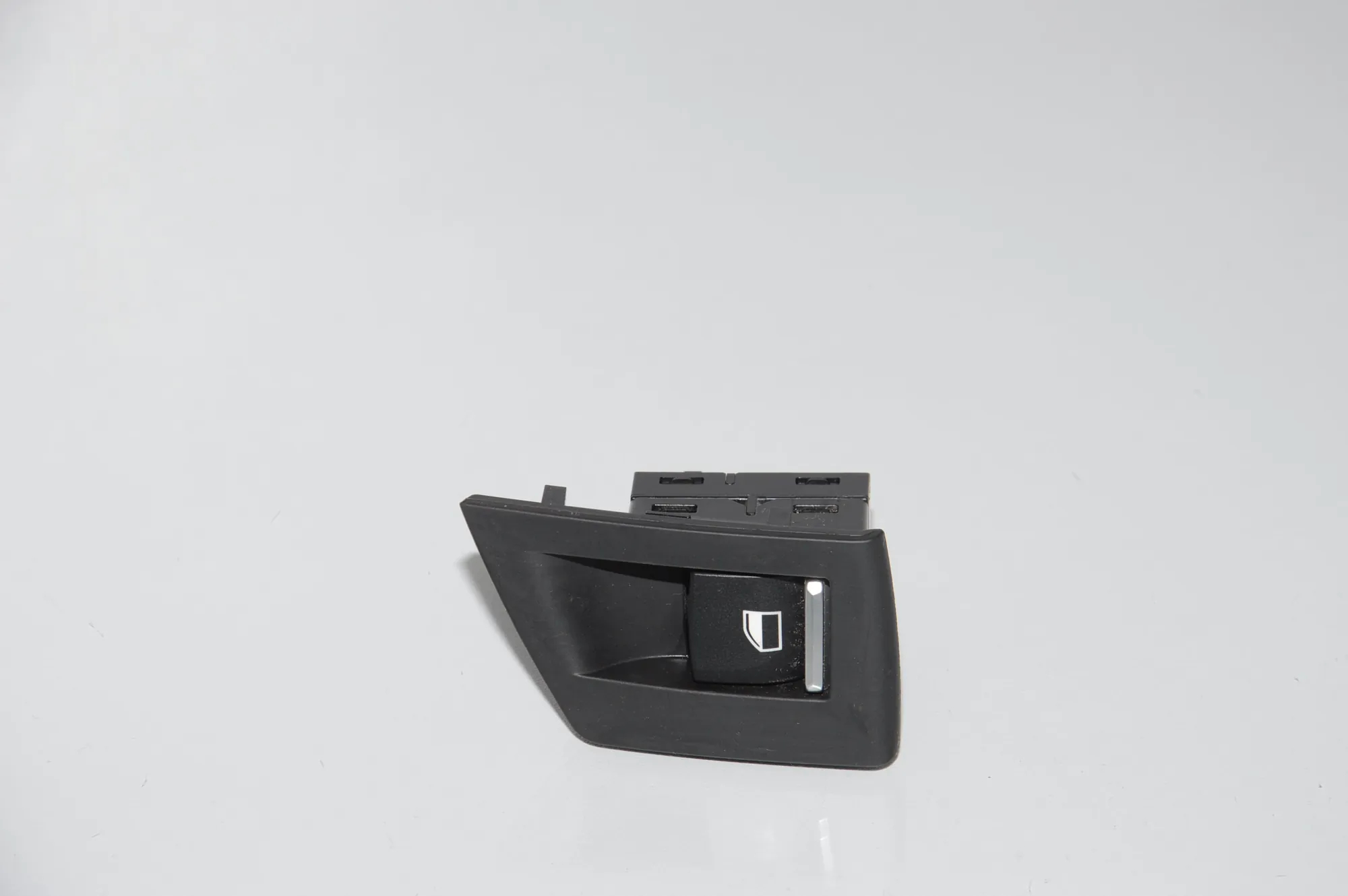 Rear Right Door Window Switch – OEM 61319241949 · BMW 5 (F10) 530 d 2014