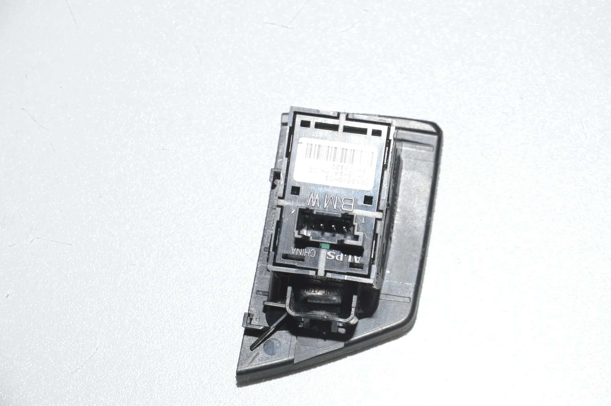 Rear Left Door Window Switch – OEM 9241949 · BMW 5 (F10) 530 d 2014 – 5
