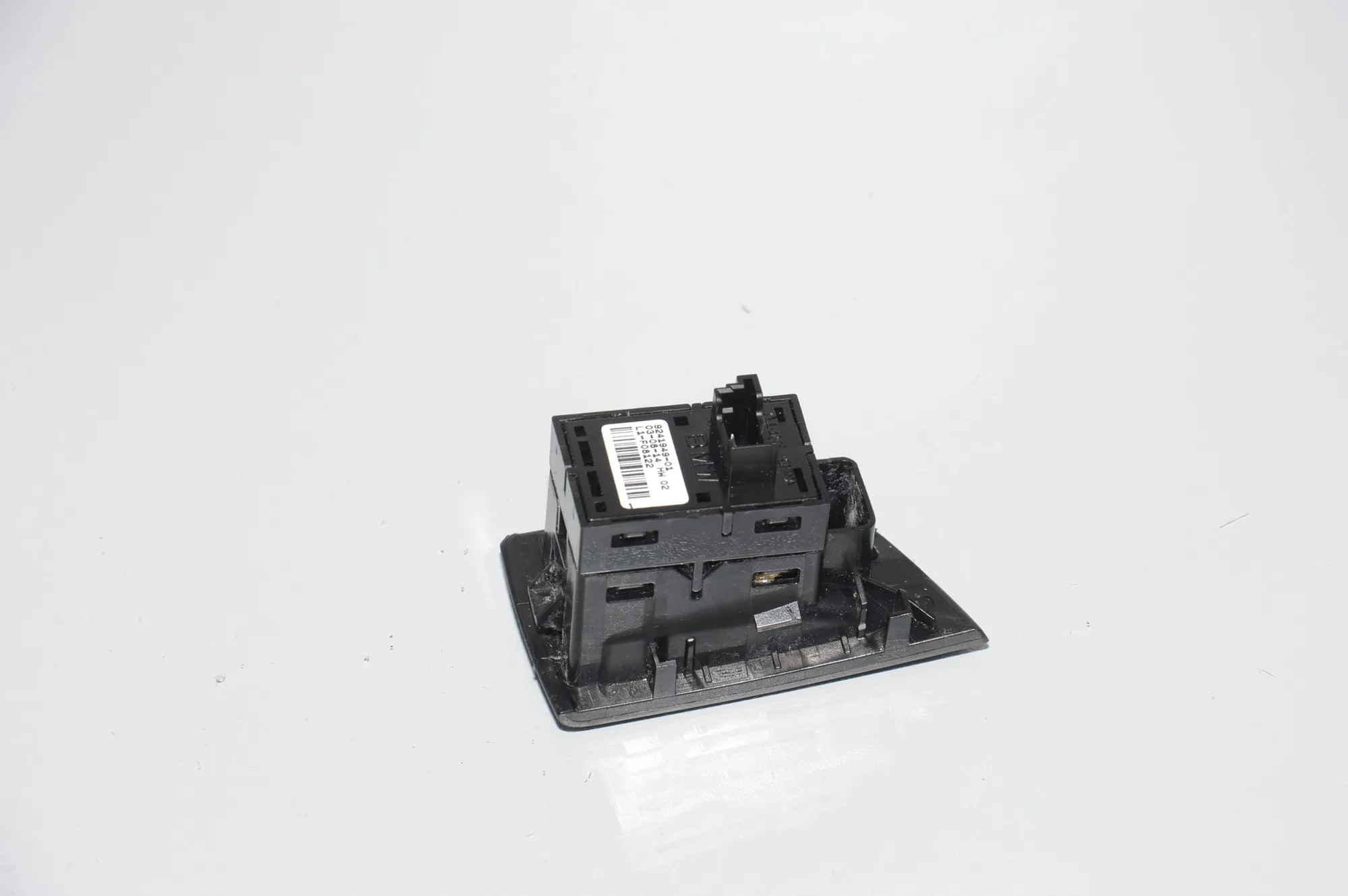 Rear Left Door Window Switch – OEM 9241949 · BMW 5 (F10) 530 d 2014 – 4