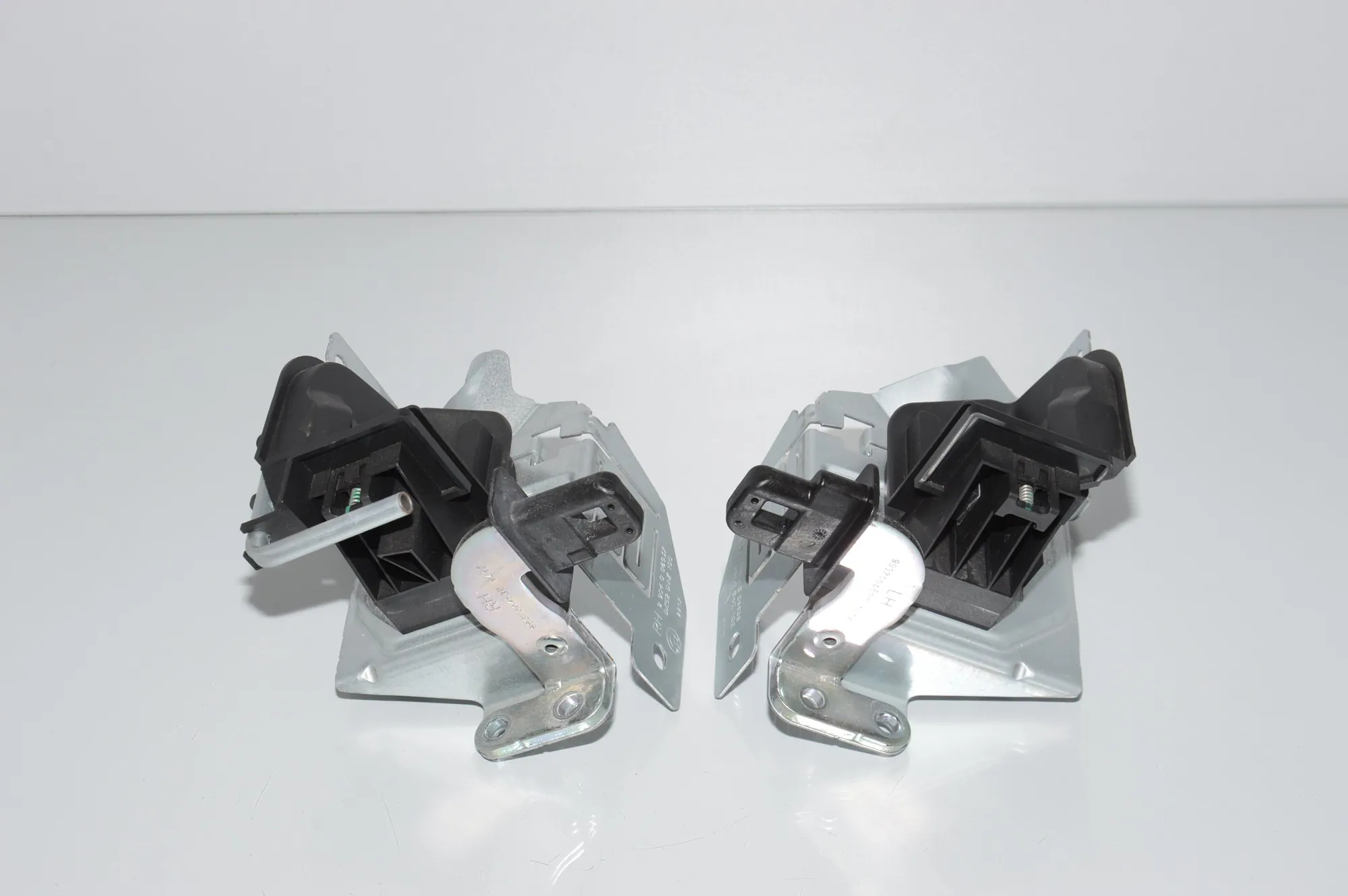 Bracket – OEM 7268030 · BMW 3 Touring (F31) 320 d 2017 – 2