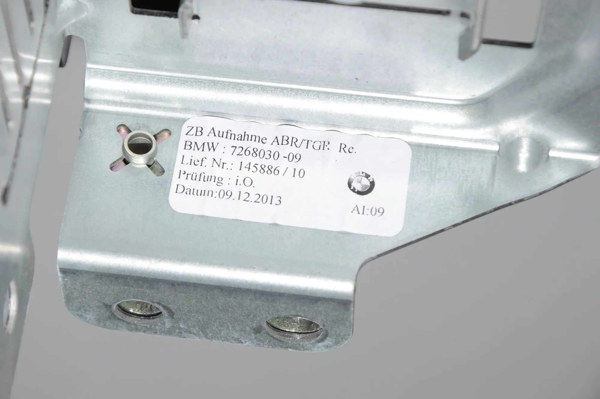 Bracket – OEM 8012456 · BMW 3 Touring (F31) 320 i 2013 – 9