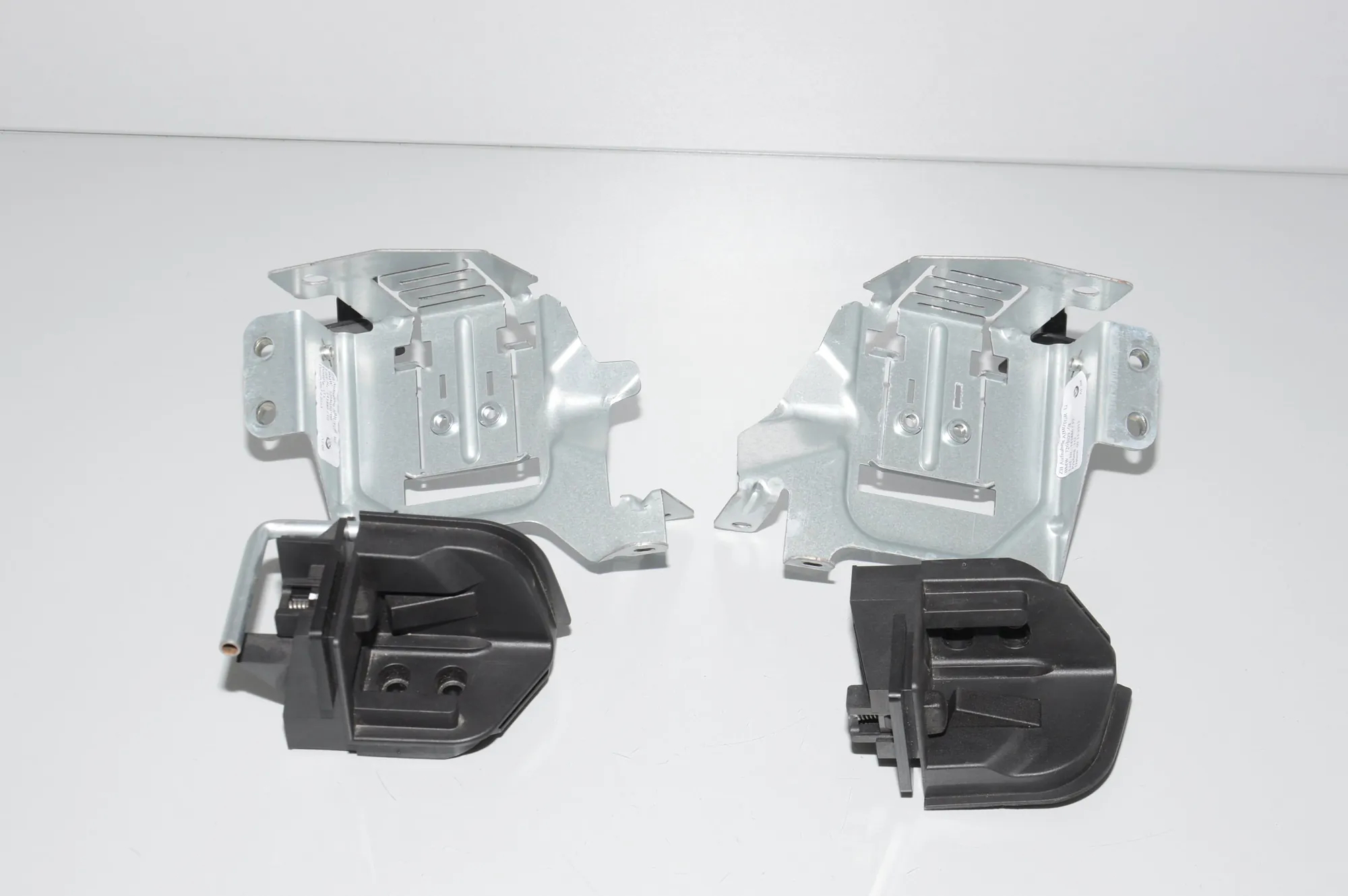 Bracket – OEM 8012456 · BMW 3 Touring (F31) 320 i 2013 – 2