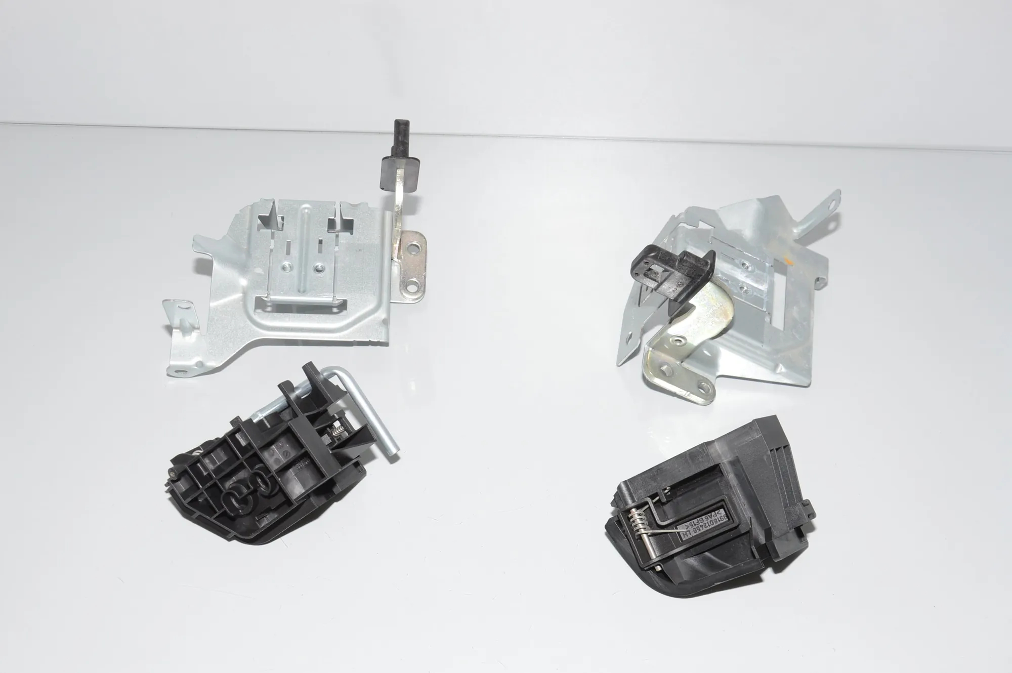 Bracket – OEM 8012456 · BMW 3 Touring (F31) 320 i 2013 – 3
