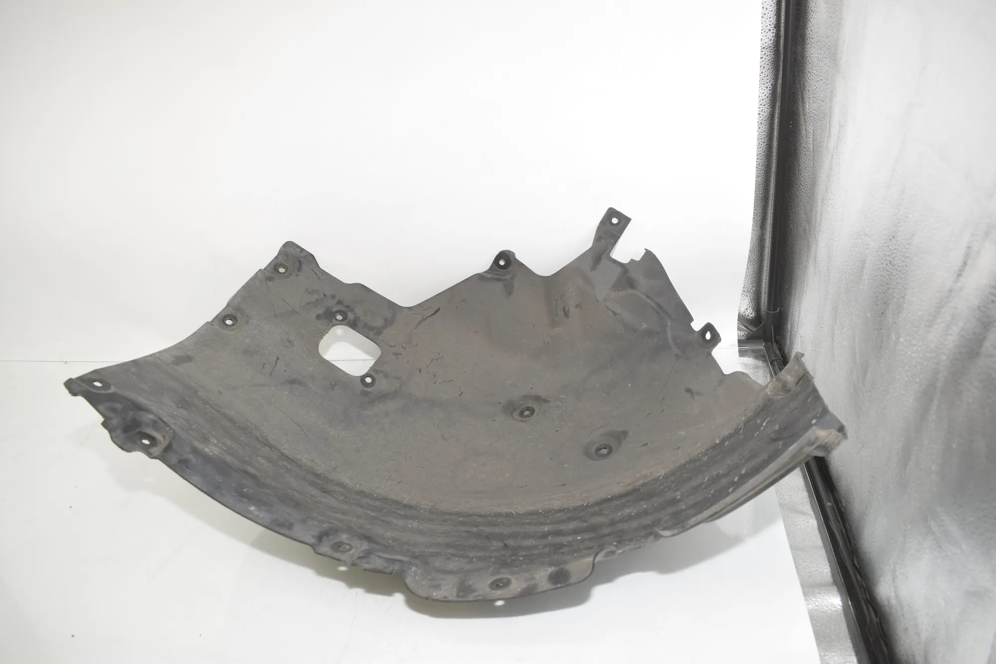 Front Right Arch Liner Front Part – OEM 8738046 · BMW i4 (G26) BMW i4 (G26) eDrive35 2022 – 3