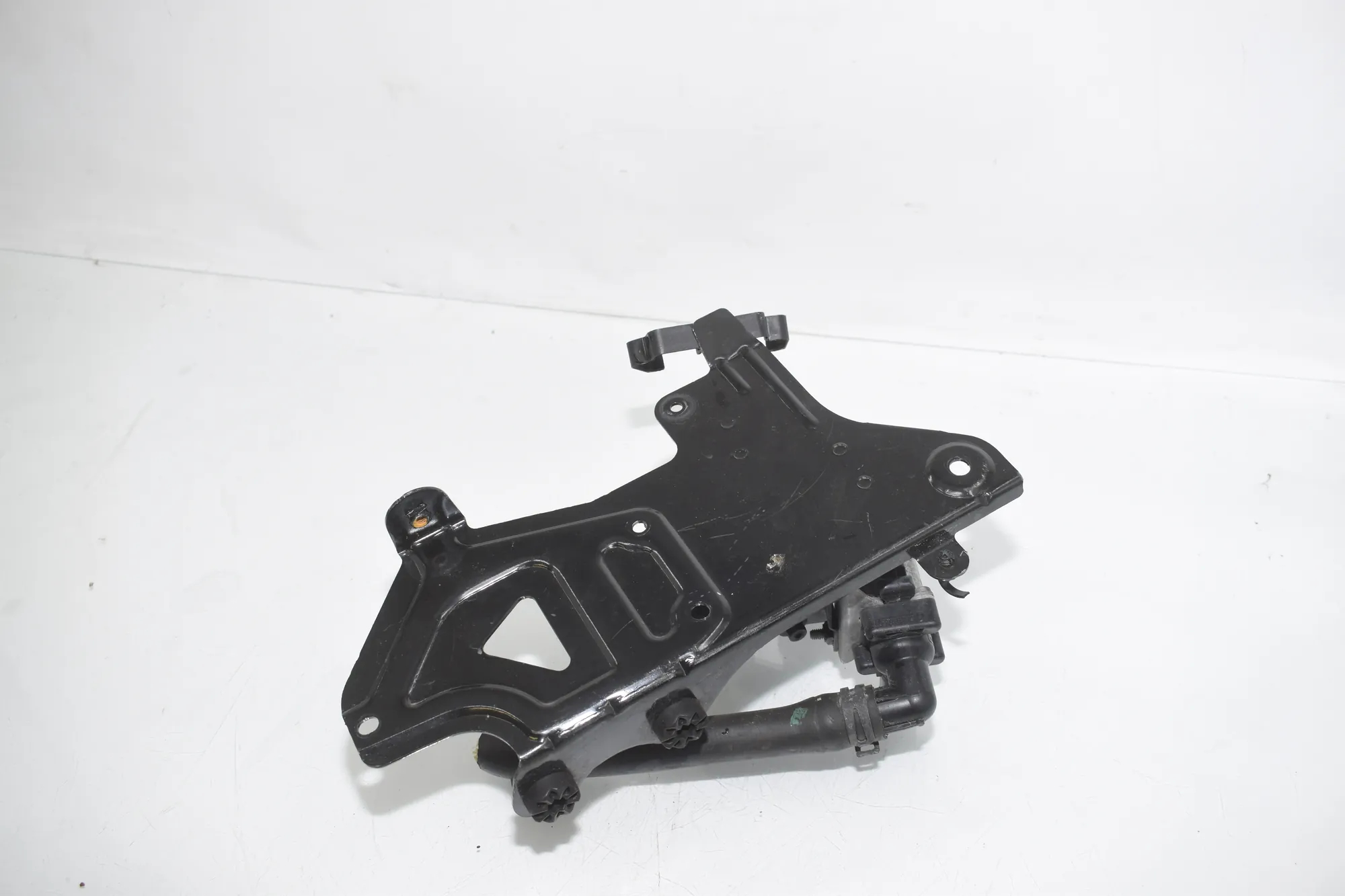 Auxiliary Water Pump – OEM 8840614 · BMW iX3 (G08) BMW iX3 (G08) Electric (286 HP) 2020 – 3