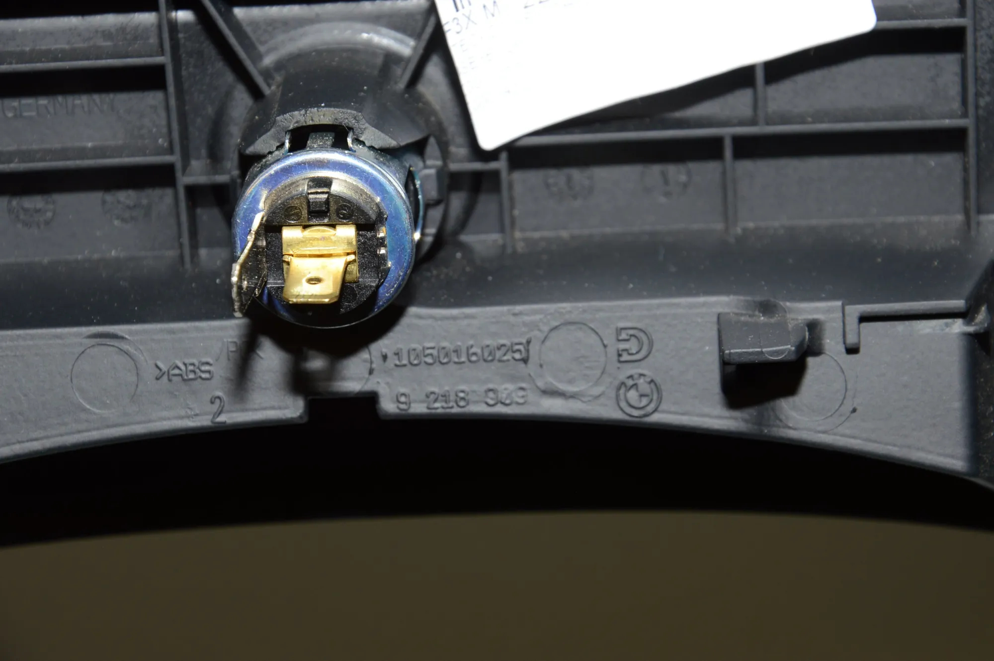 Center Console Trim – OEM 9218909 · BMW 3 Touring (F31) 320 i 2013 – 8