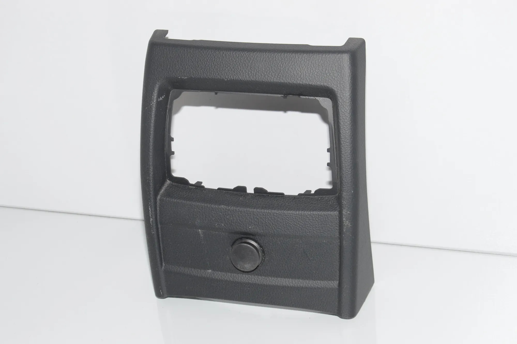 Center Console Trim – OEM 9218909 · BMW 3 Touring (F31) 320 i 2013 – 3