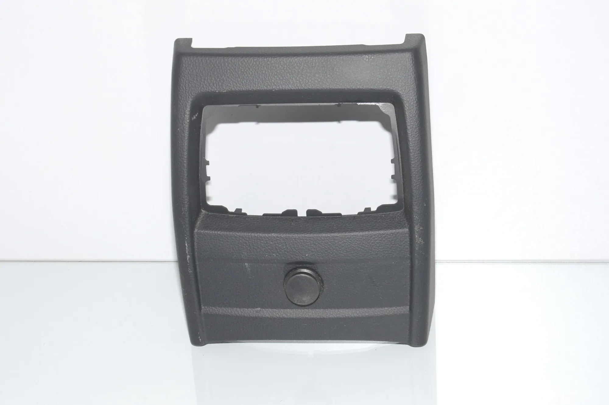 Center Console Trim – OEM 9218909 · BMW 3 Touring (F31) 320 i 2013
