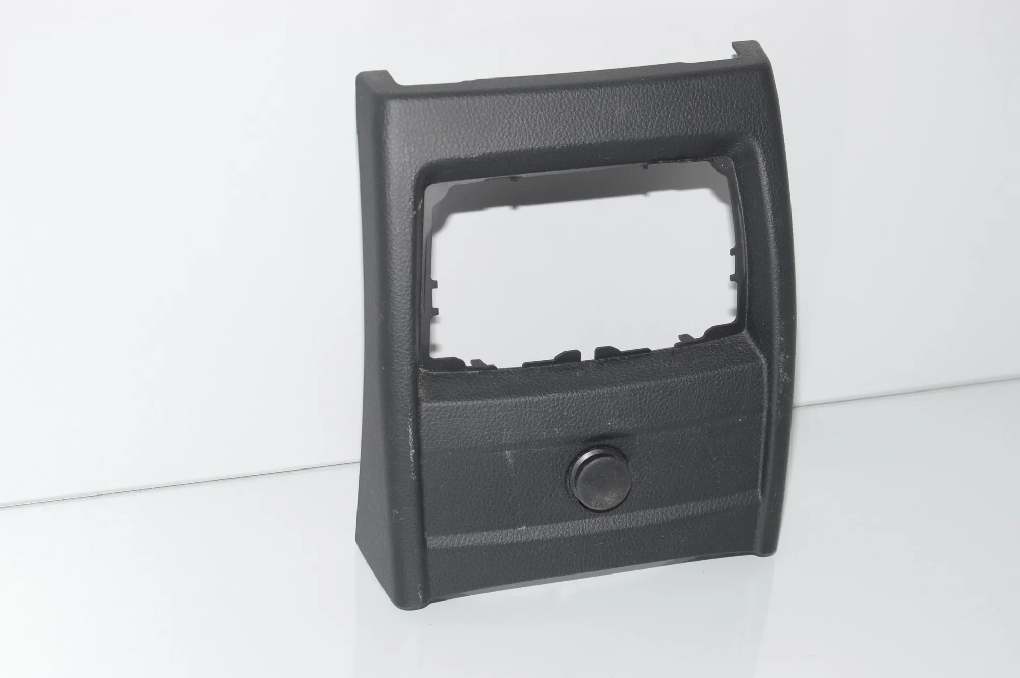 Center Console Trim – OEM 9218909 · BMW 3 Touring (F31) 320 i 2013 – 2