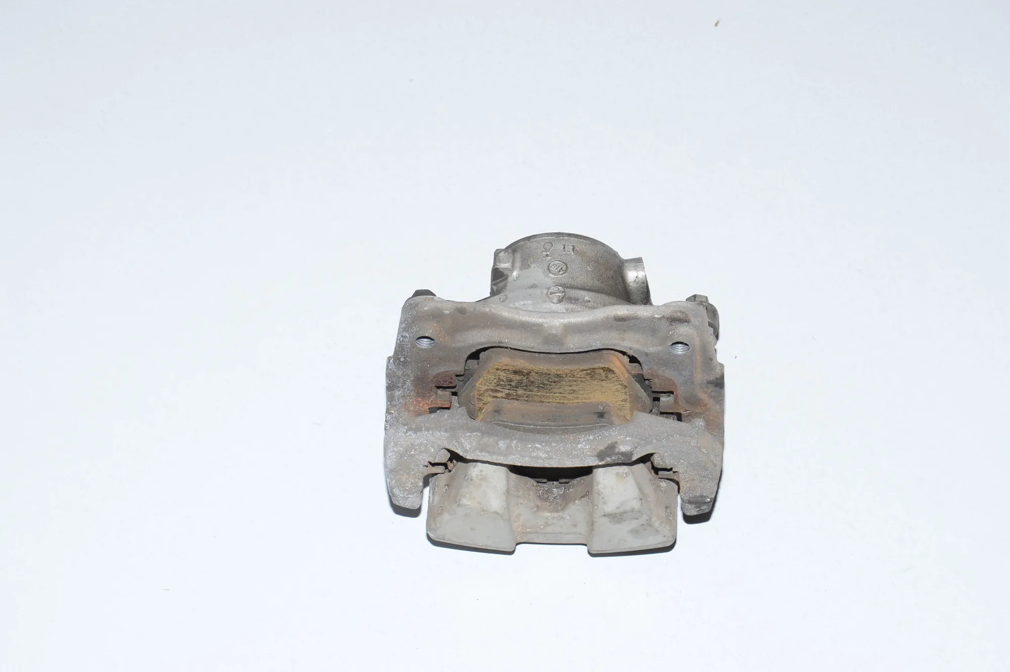 Front Left Brake Caliper – OEM 34106882253 · BMW X3 (G01, F97) BMW X3 (G01, F97) xDrive 30d 2018 – 2