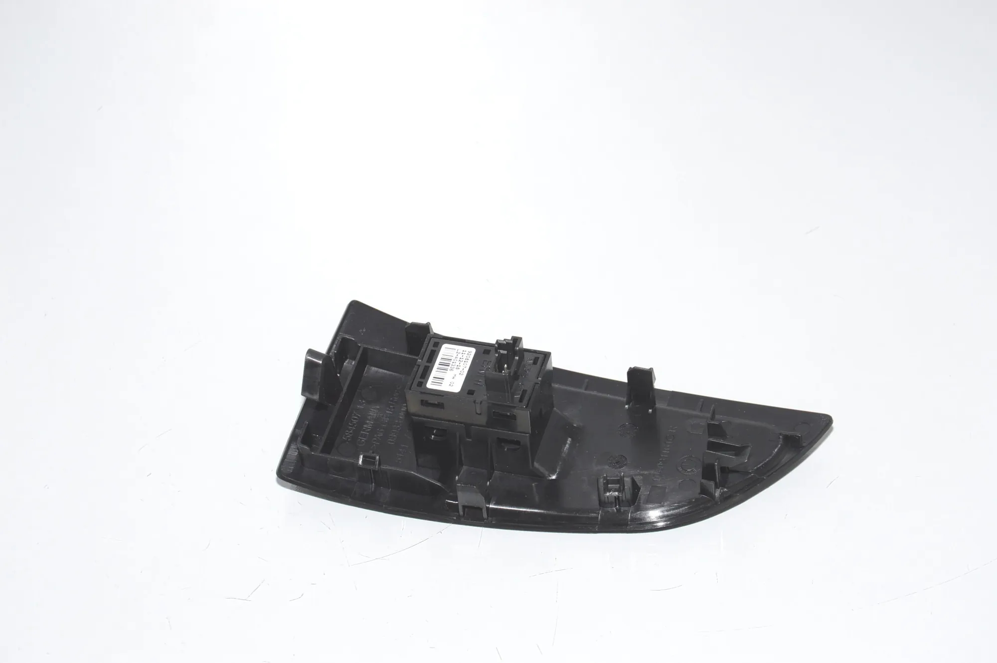 Front Right Door Window Switch – OEM 9208107 · BMW i3 (I01) Electric 2019 – 3