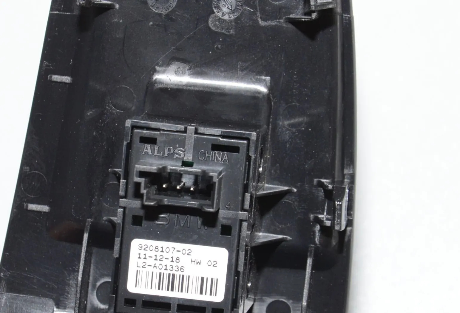 Front Right Door Window Switch – OEM 9208107 · BMW i3 (I01) Electric 2019 – 5