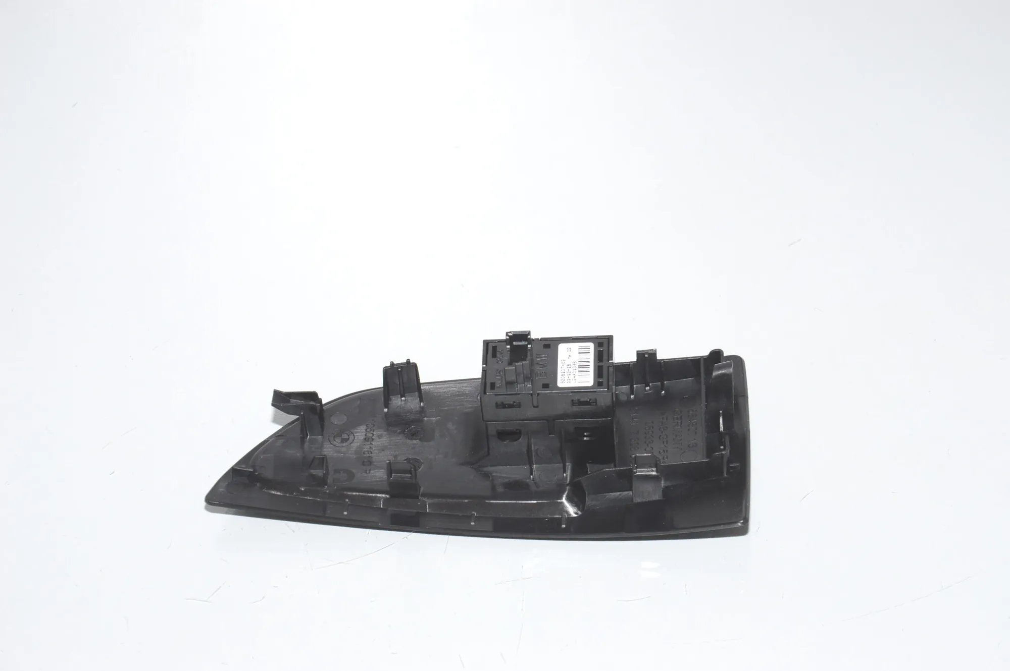 Front Right Door Window Switch – OEM 9208107 · BMW i3 (I01) Electric 2019 – 4