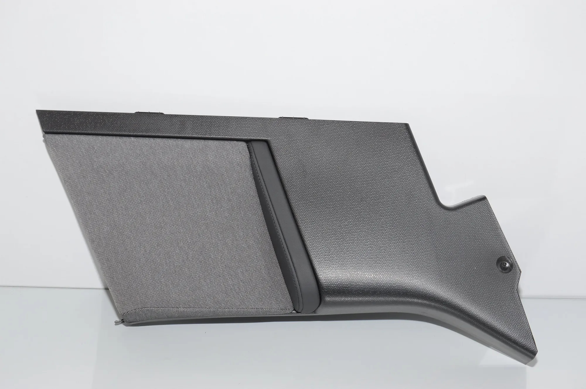 Right Side Pillar Trim – OEM 7366102 · BMW i3 (I01) Electric 2019 – 2