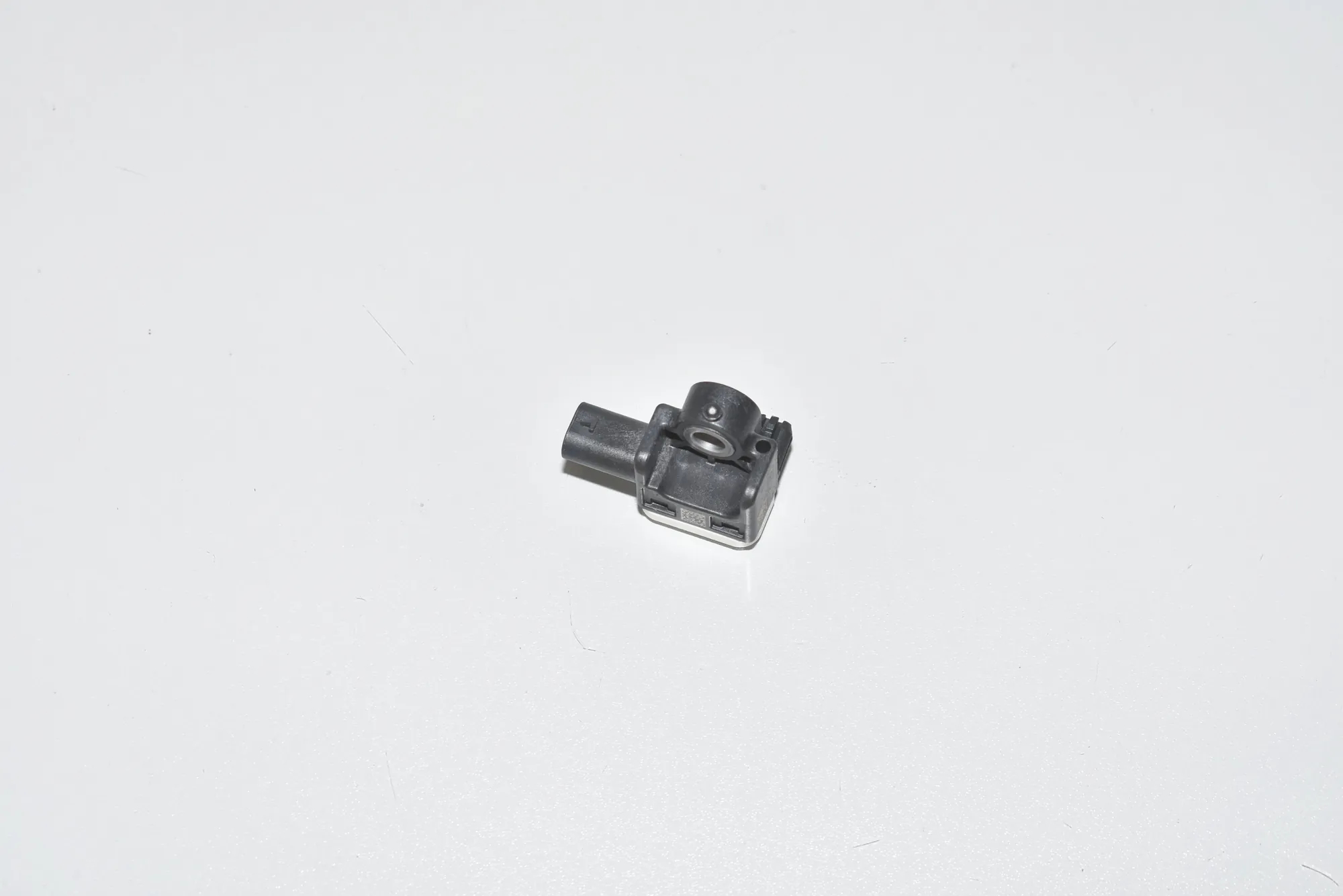 Front Left Impact Sensor – OEM 9234989 · BMW 3 Touring (F31) 320 d 2017 – 3