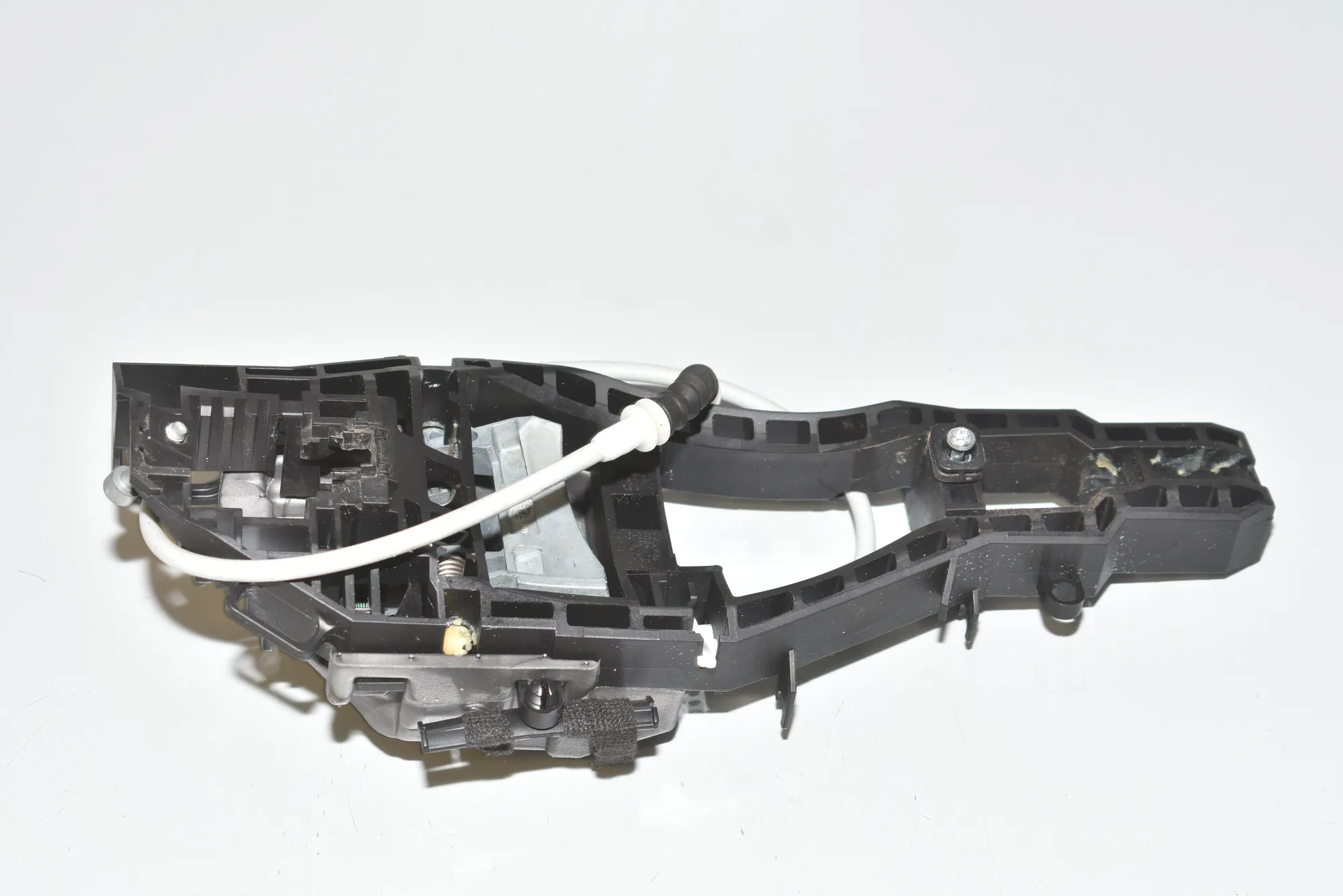 Rear Right Door Interior Handle Frame – OEM 51227332268 · BMW 3 Touring (F31) 320 d 2017 – 3