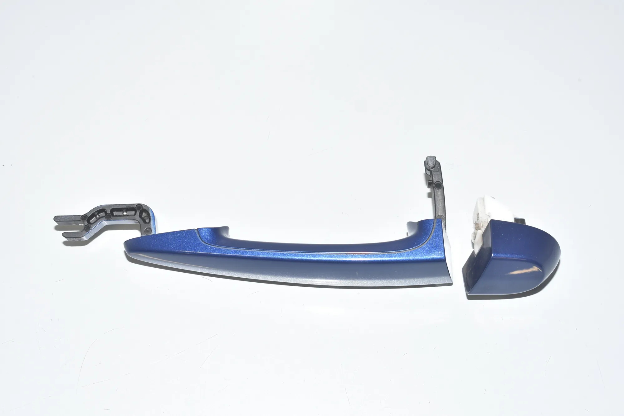 Front Left Door Exterior Handle – OEM 51217207561 · BMW 3 (E90) 325 d 2011 – 2