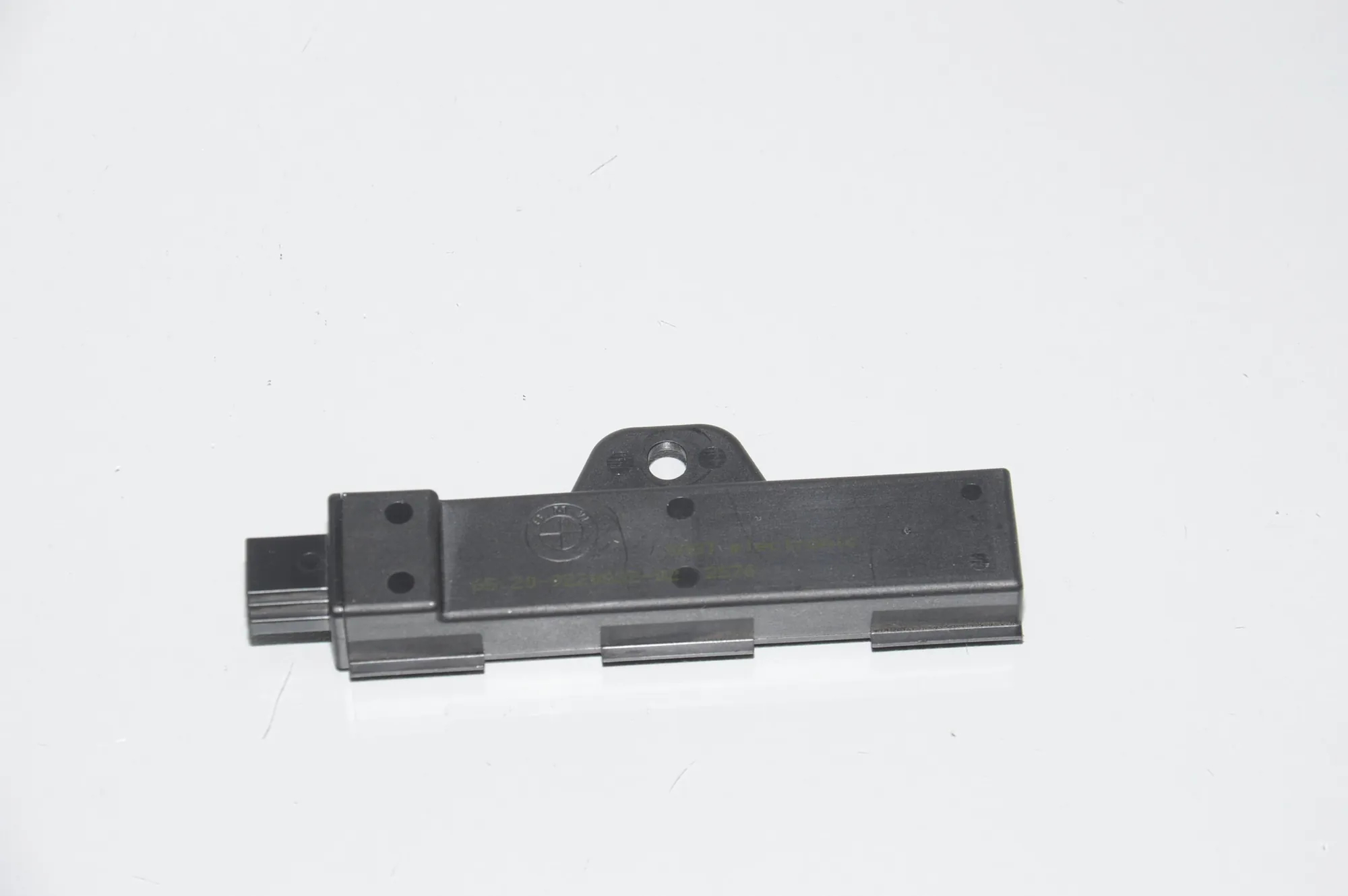 Antenna – OEM 65209220832 · BMW 3 (F30, F80) BMW 3 (F30, F80) 316 d 2011