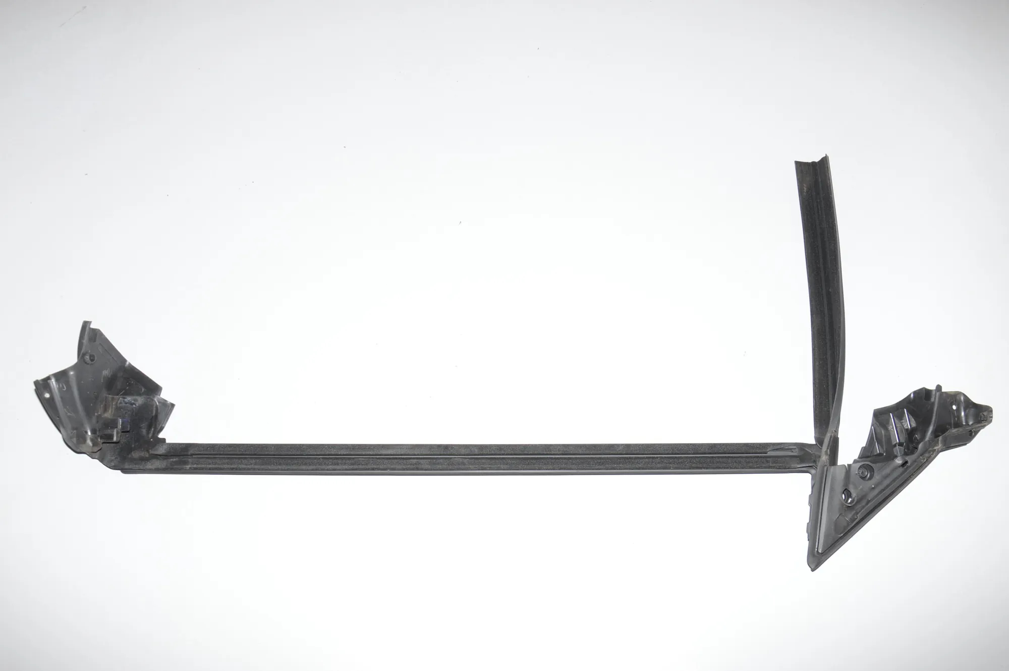 Front Left Door Rubber Seal – OEM 51337424849 · BMW 8 Coupe (G15, F92) BMW 8 Coupe (G15, F92) 840 d xDrive 2018 – 3
