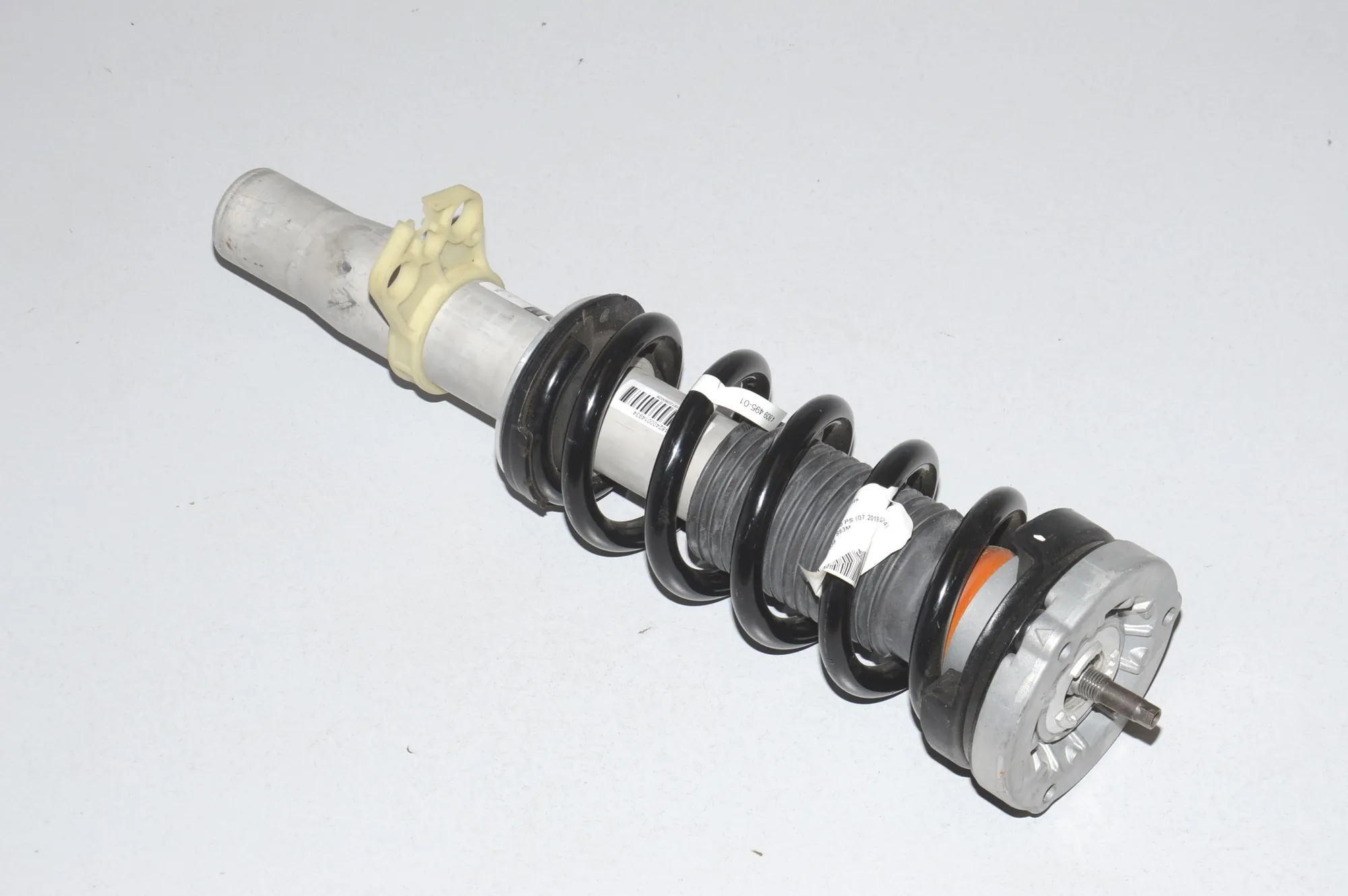 Front Right Shock Absorber – OEM 4802380 · BMW M8 Coupe F92 BMW M8 Coupe F92 (G15, F92) M8 2019 – 2