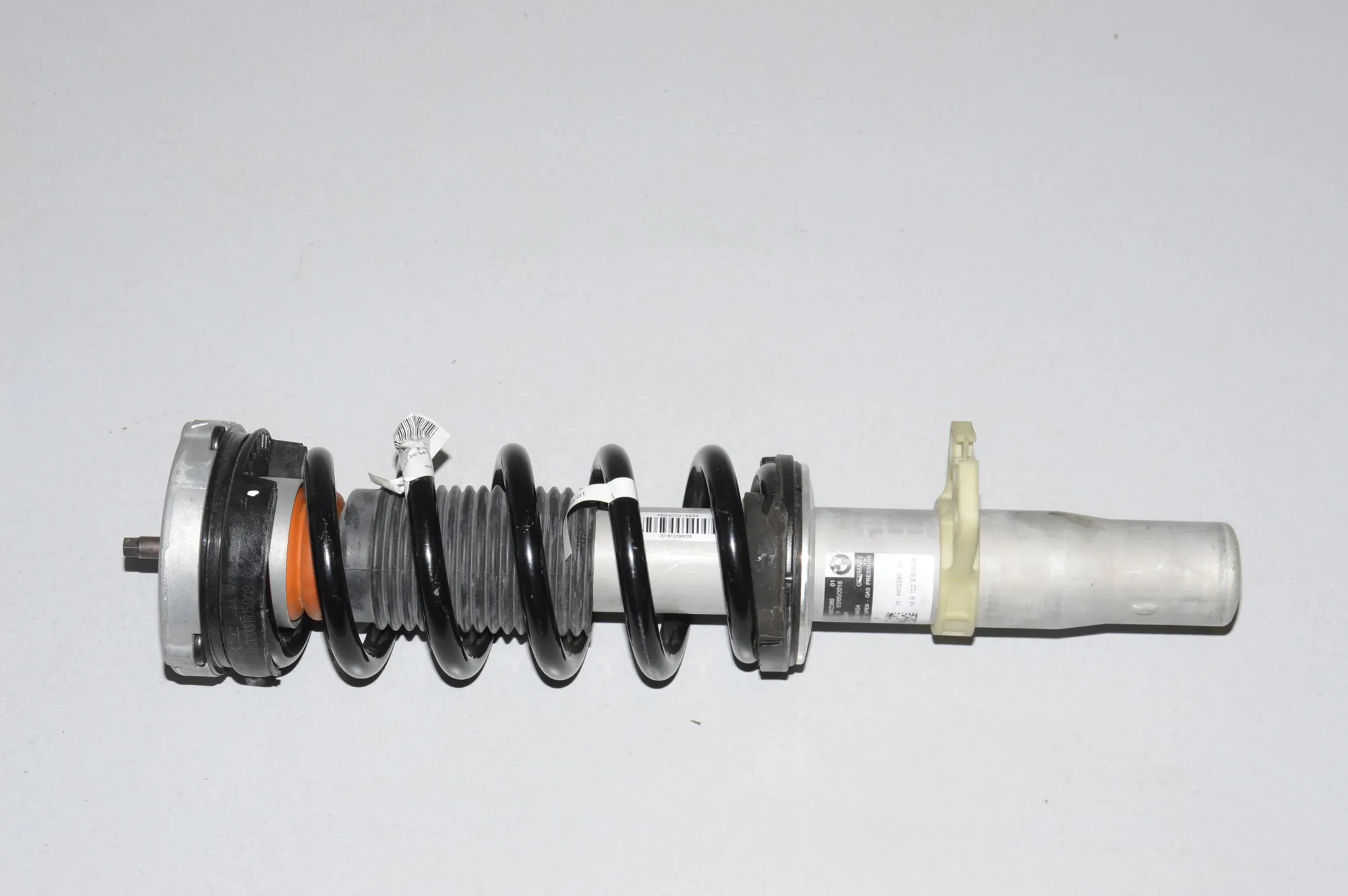 Front Right Shock Absorber – OEM 4802380 · BMW M8 Coupe F92 BMW M8 Coupe F92 (G15, F92) M8 2019