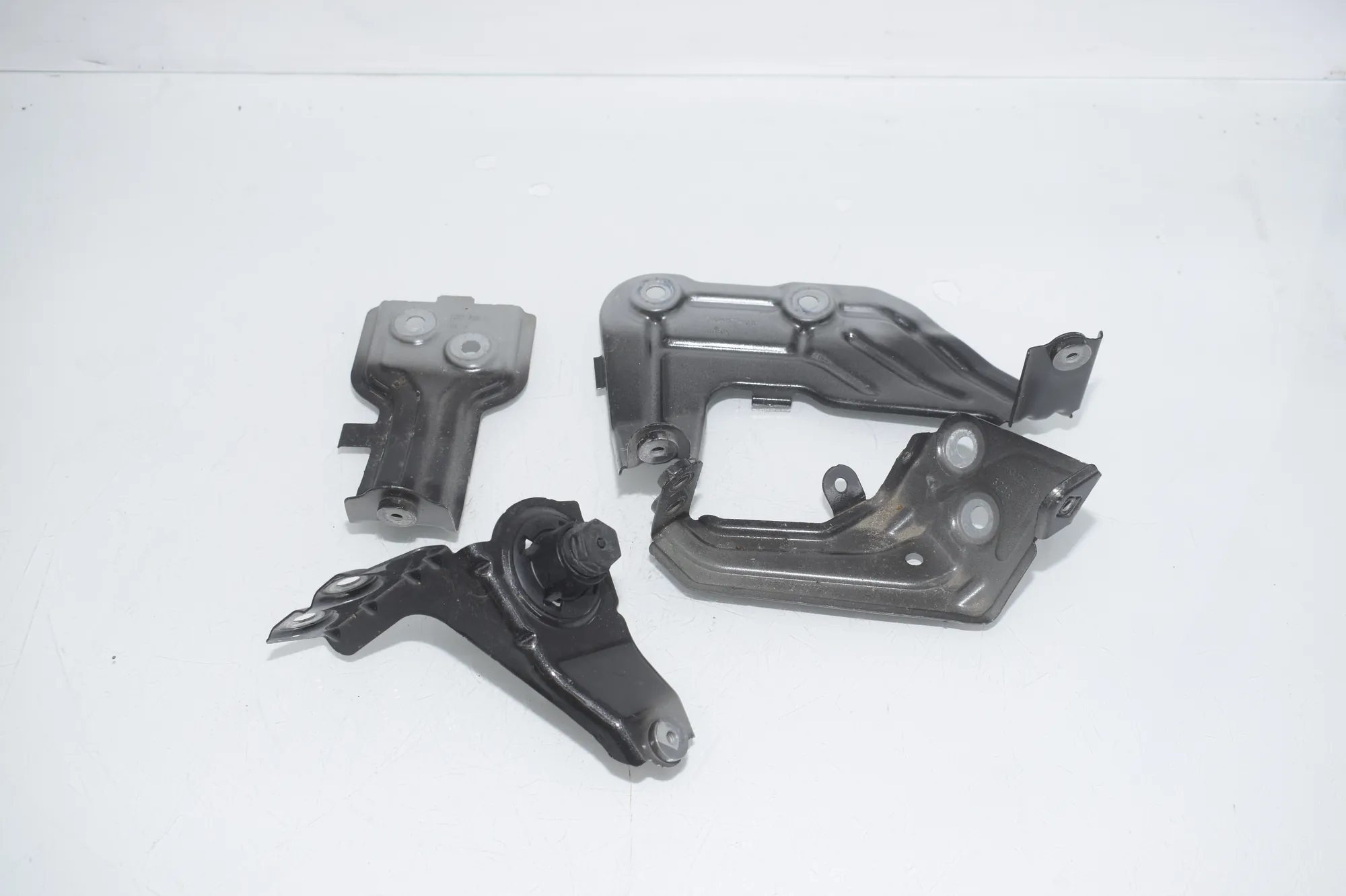 Front Left Fender Holder – OEM 7397515 · BMW iX3 (G08) BMW iX3 (G08) Electric (286 HP) 2020