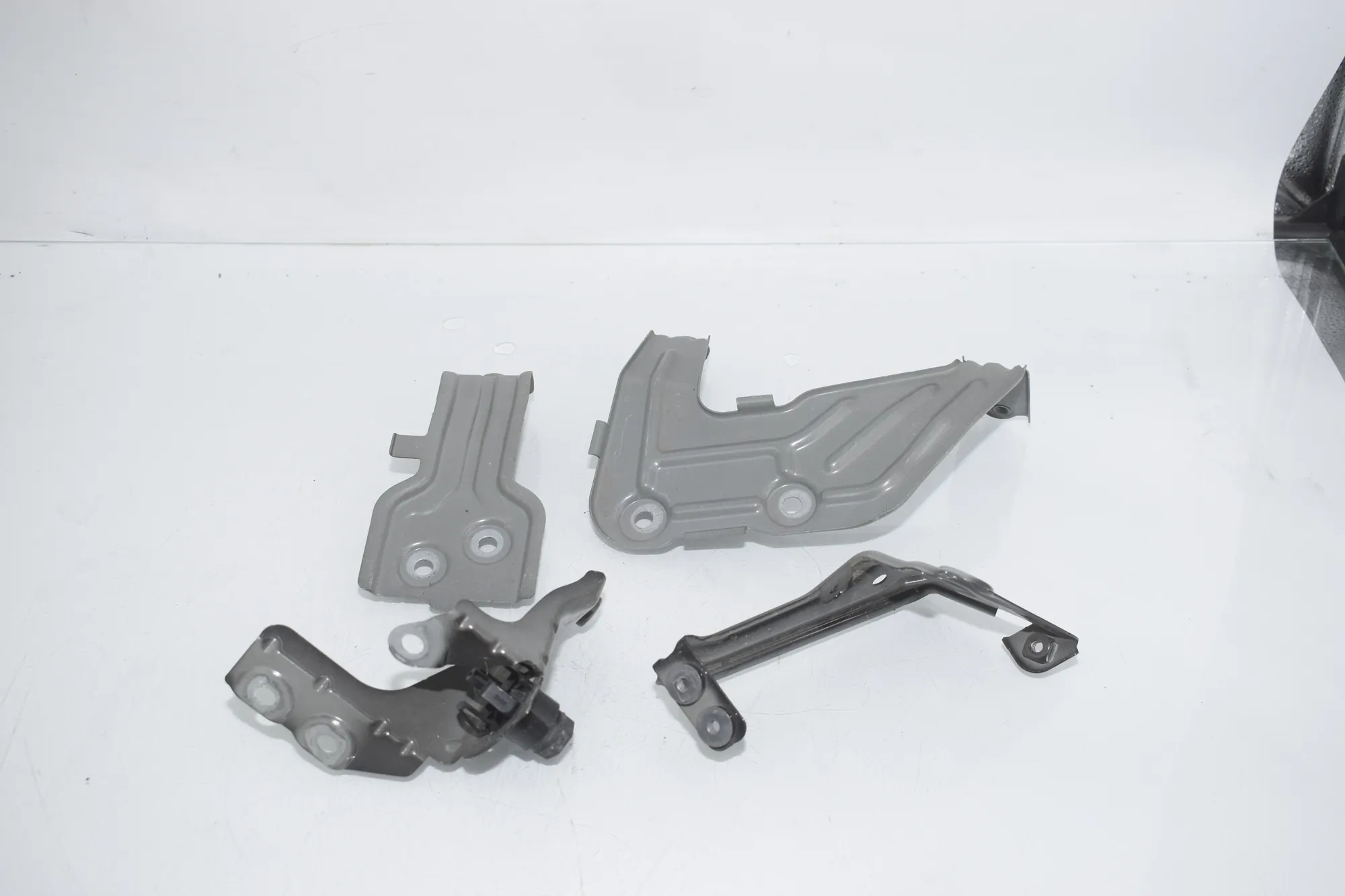 Front Left Fender Holder – OEM 7397515 · BMW iX3 (G08) BMW iX3 (G08) Electric (286 HP) 2020 – 3