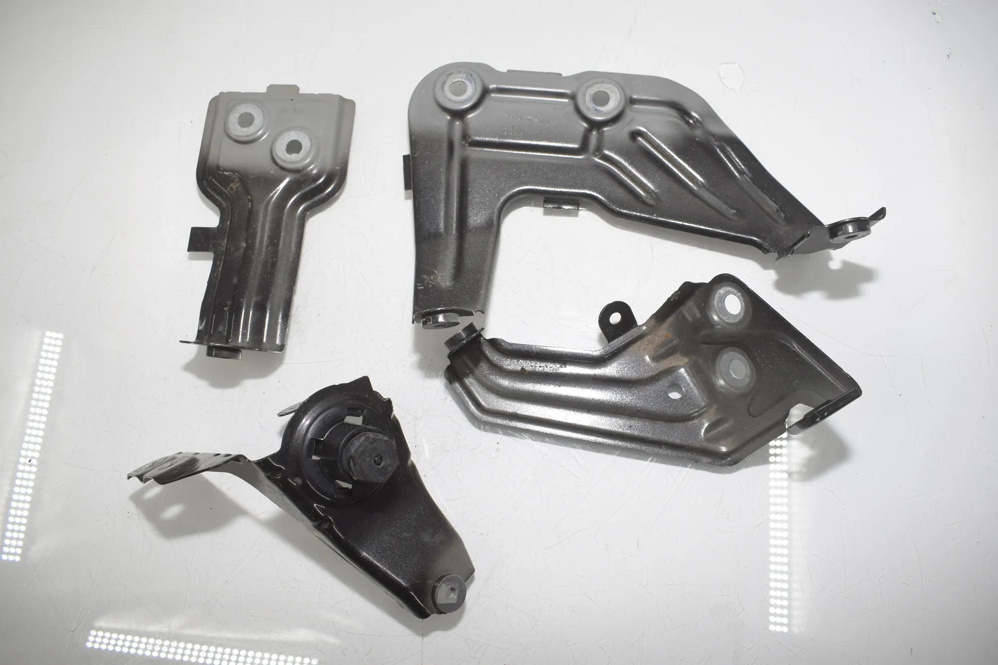 Front Left Fender Holder – OEM 7397515 · BMW iX3 (G08) BMW iX3 (G08) Electric (286 HP) 2020 – 2