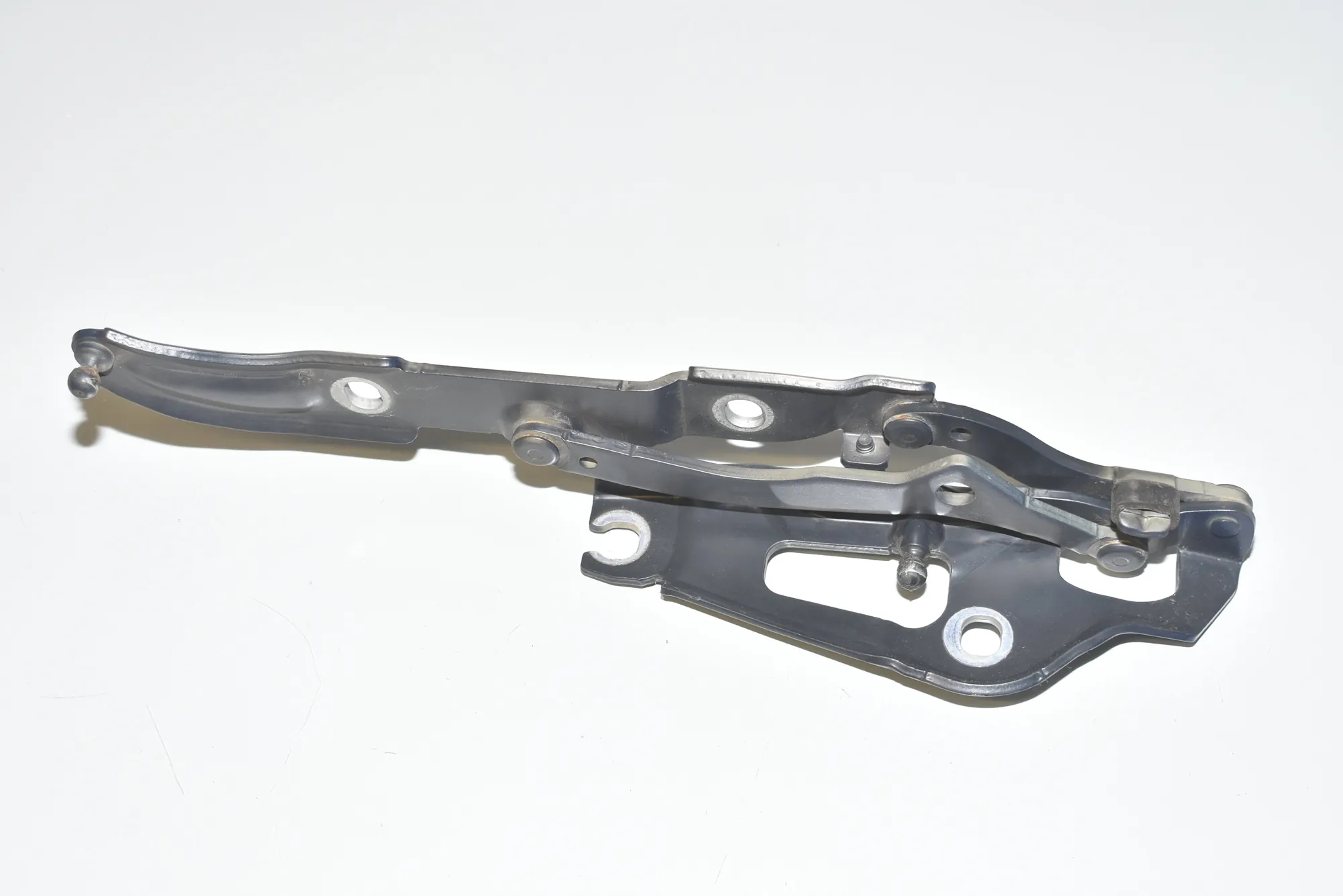 Right Side Bootlid Hinge – OEM 41627210676 · BMW 3 (E90) 325 d 2011 – 2