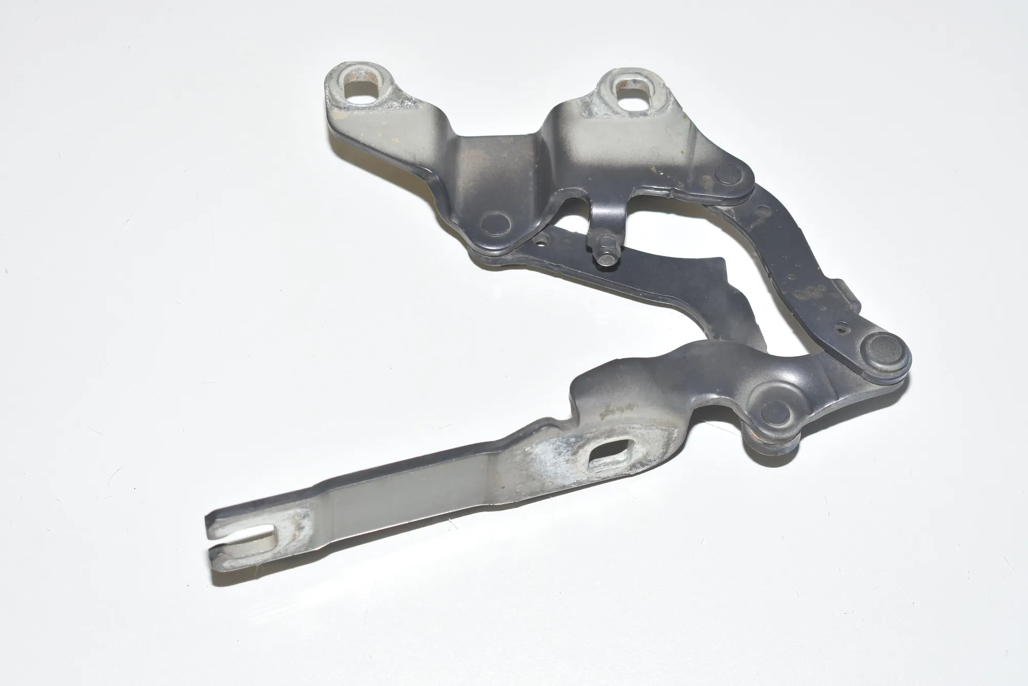 Front Right Bonnet Hinge – OEM 7115264 · BMW 3 (E90) 325 d 2011 – 3