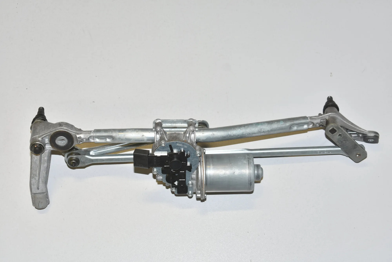 Front Windshield Wiper Mechanism – OEM 6978264 · BMW 3 (E90) 325 d 2011 – 2