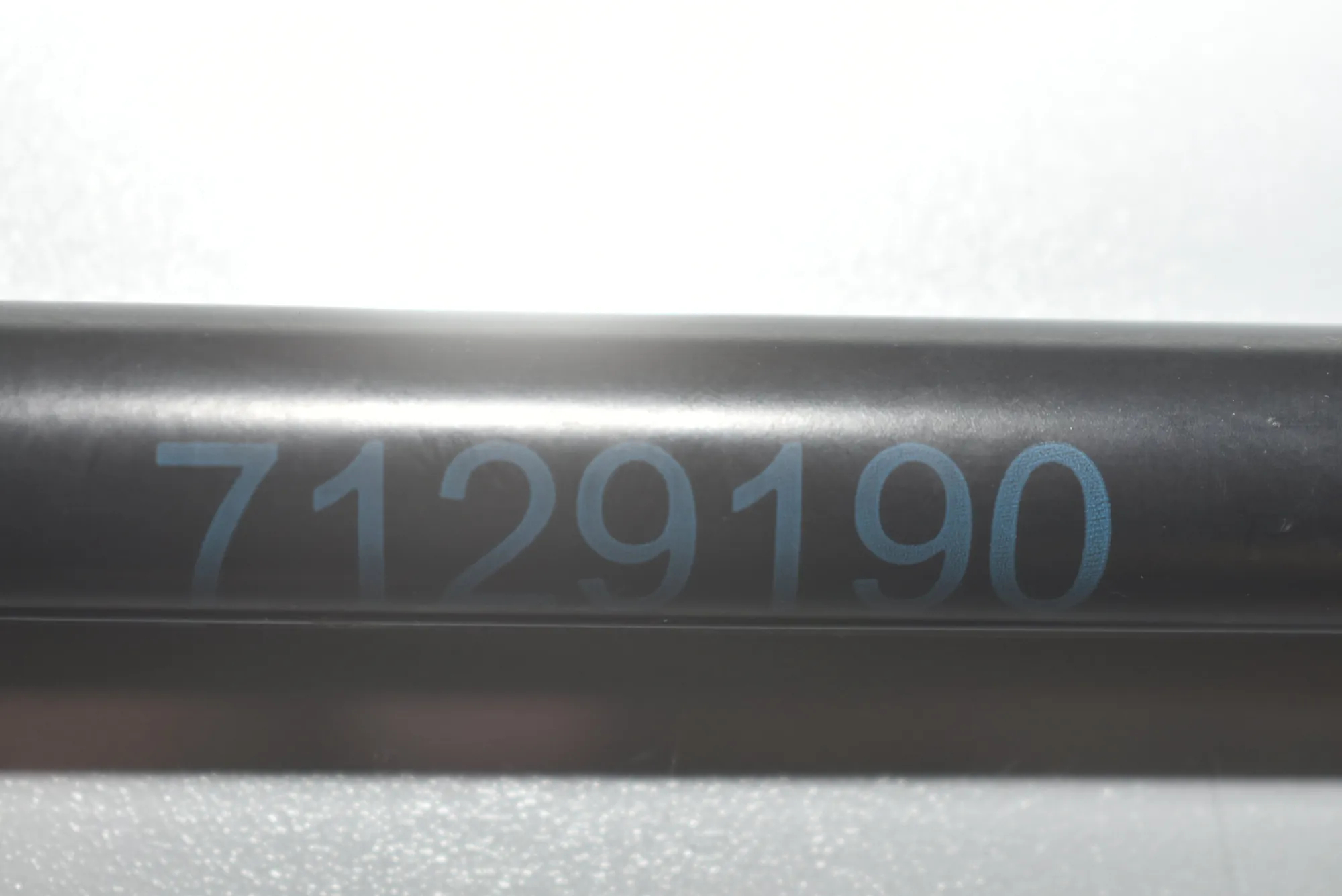Front Right Bonnet Strut – OEM 7129190 · BMW 3 (E90) 325 d 2011 – 3