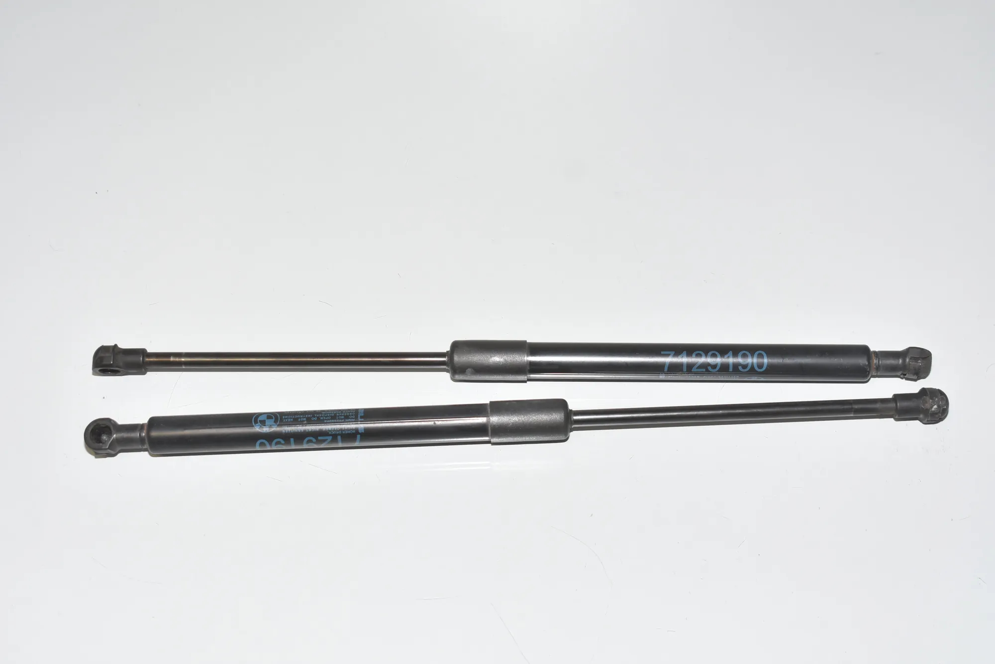 Front Right Bonnet Strut – OEM 7129190 · BMW 3 (E90) 325 d 2011 – 2