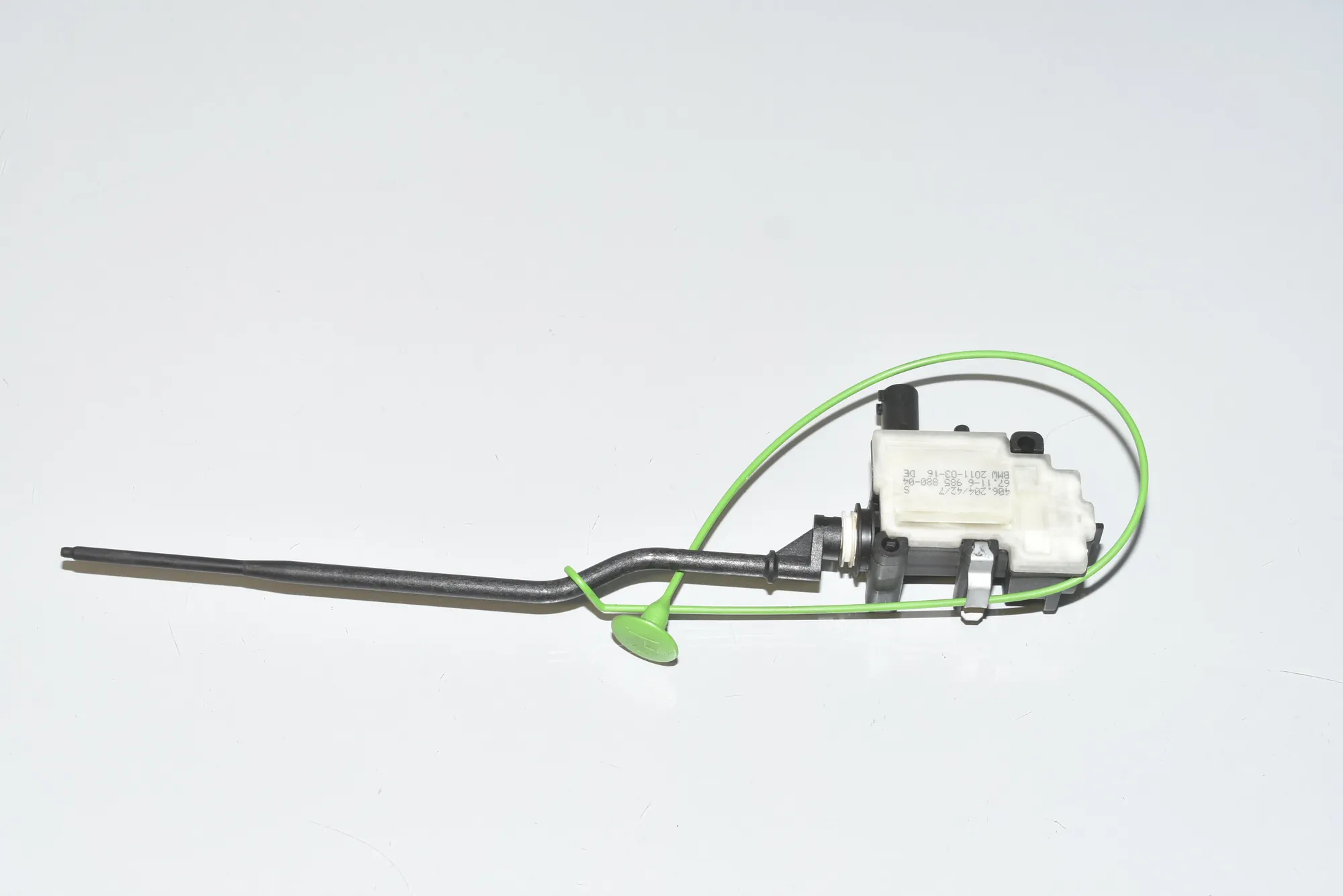 Fuel Tank Cap Lock Motor – OEM 67116985880 · BMW 3 (E90) 325 d 2011