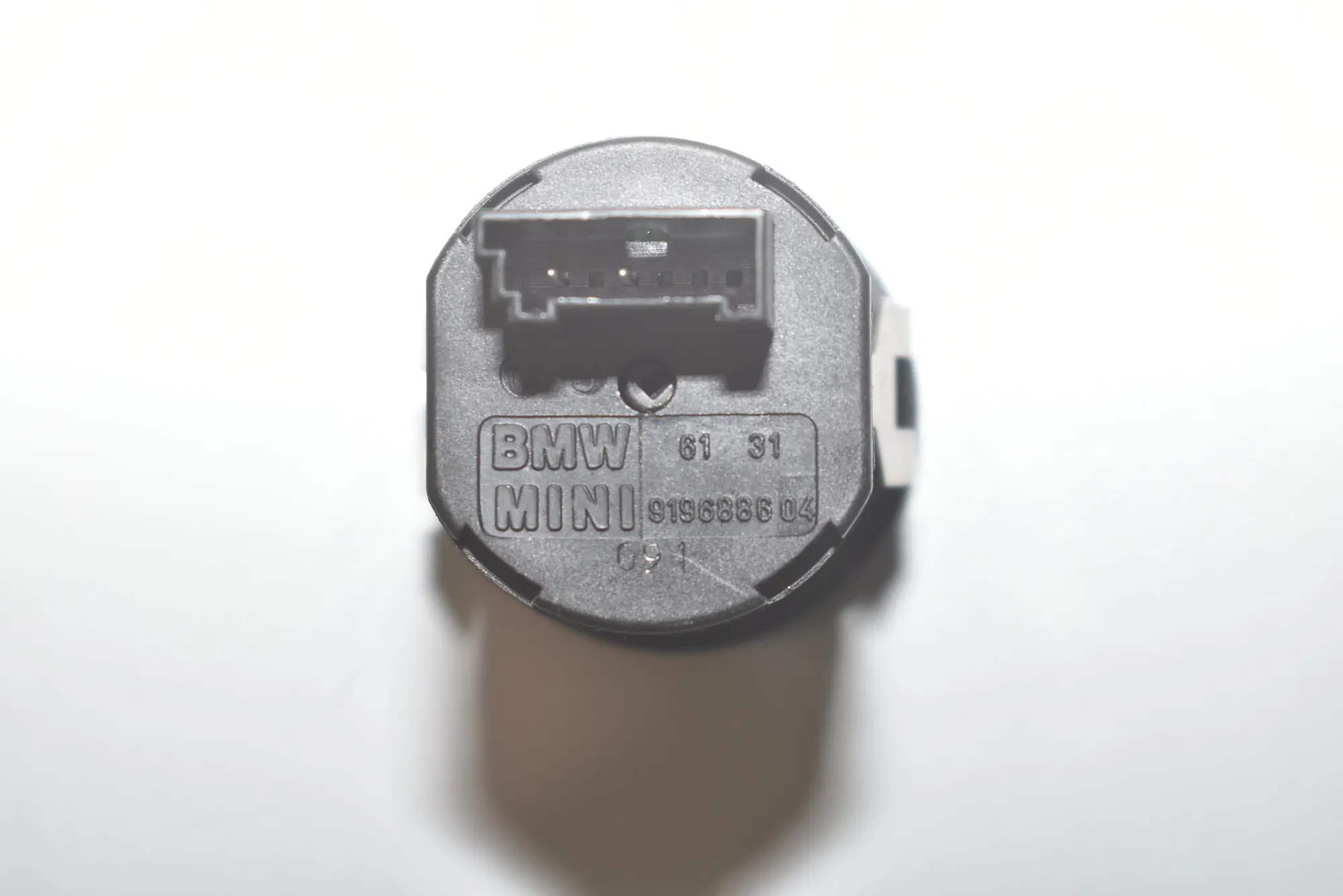 SRS Switch – OEM 61319196886 · BMW 3 (E90) 325 d 2011 – 4