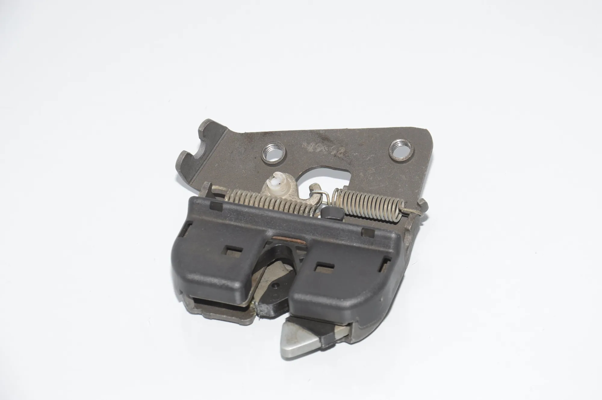 Rear Seat Backrest Lock – OEM 7112864 · BMW 3 (F30, F80) 320 d xDrive 2017