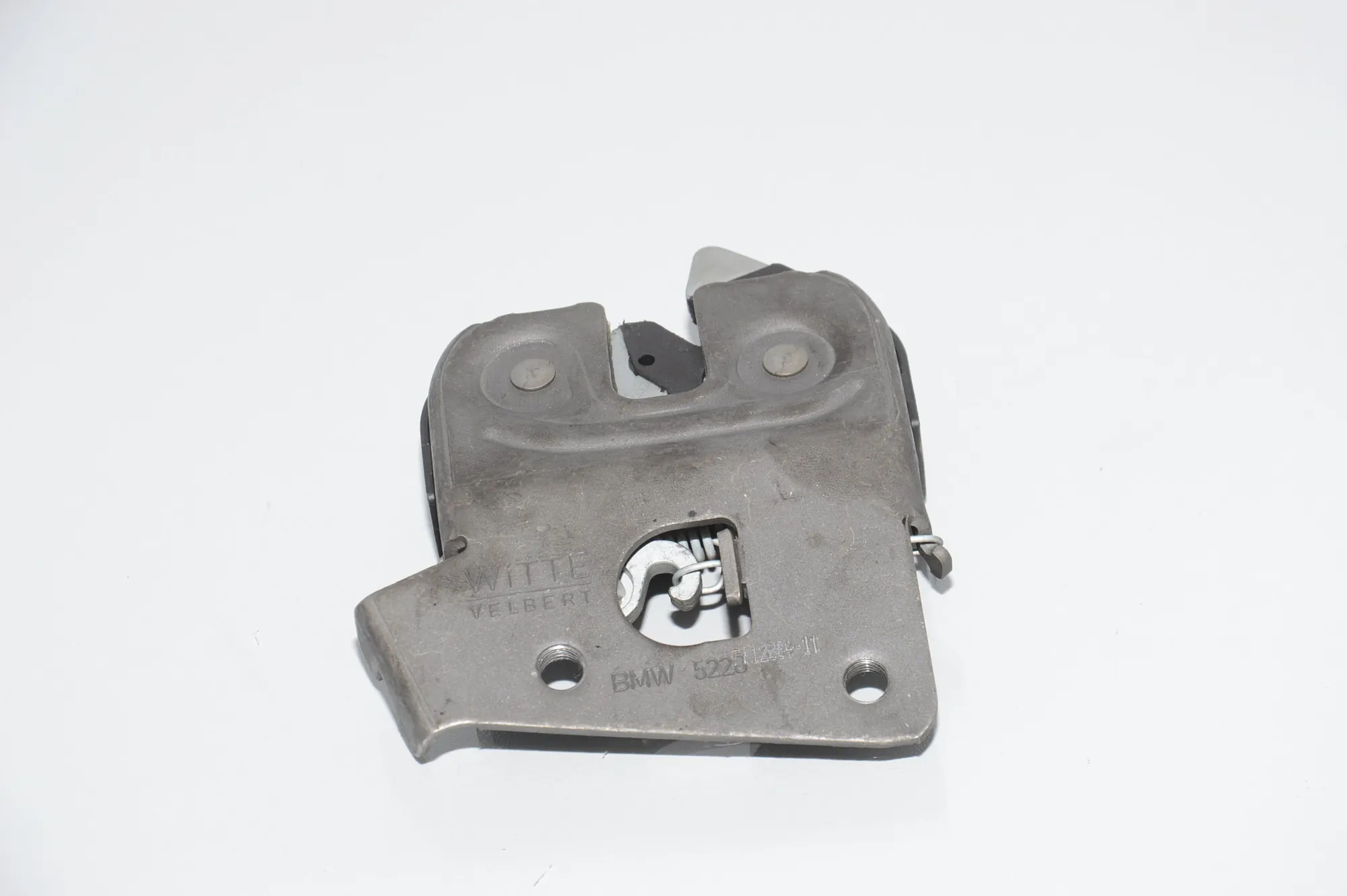 Rear Seat Backrest Lock – OEM 7112864 · BMW 3 (F30, F80) 320 d xDrive 2017 – 4
