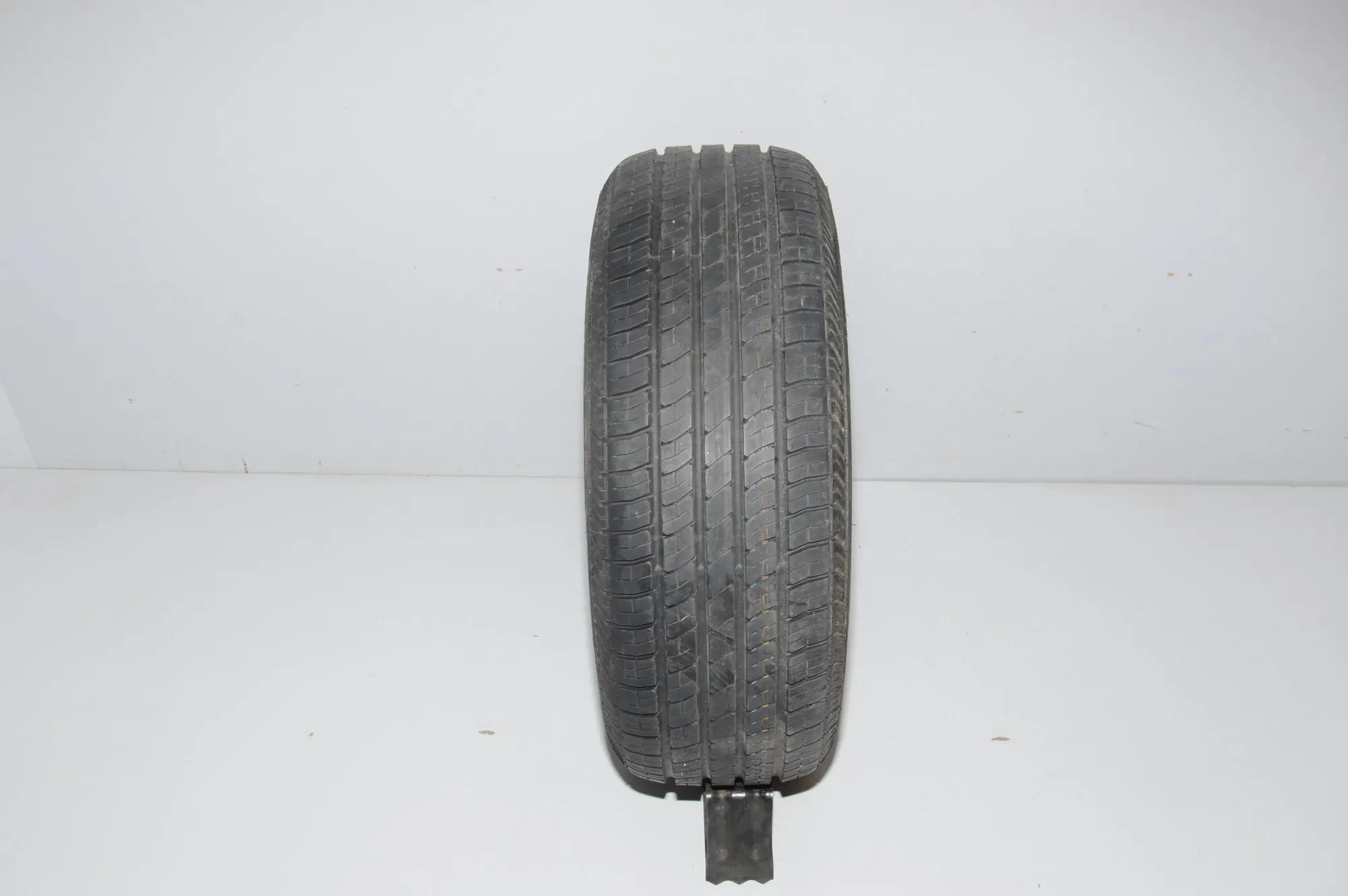 Tire · BMW 5 (E39) BMW 5 (E39) 520 d 2000 – 3