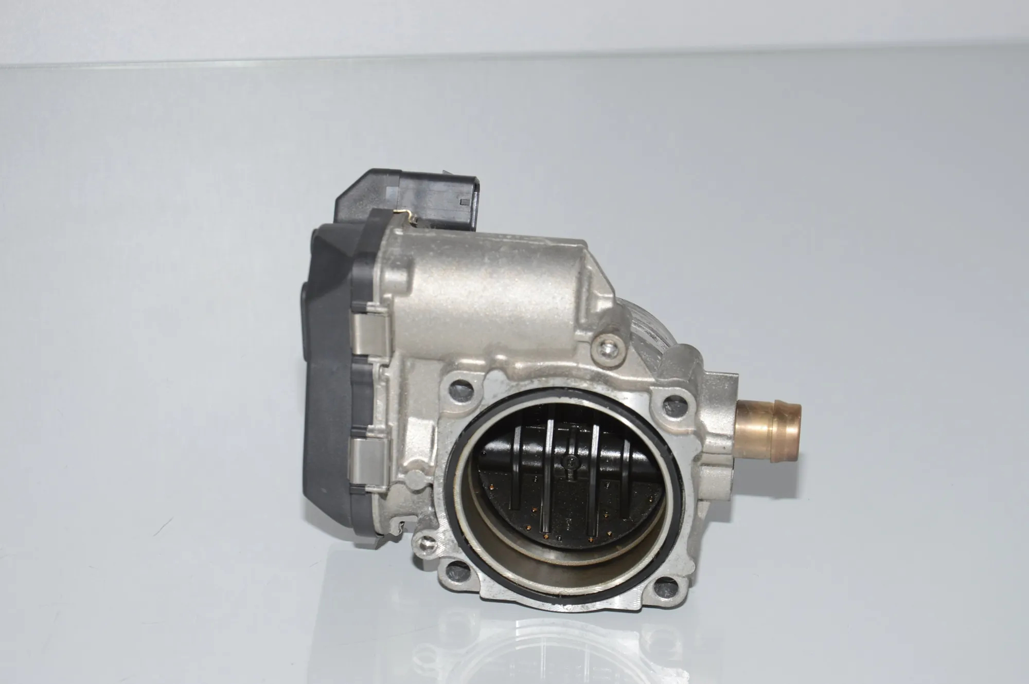 Throttle Body – OEM 7588625 · BMW 3 Gran Turismo (F34) 328 i 2013 – 3