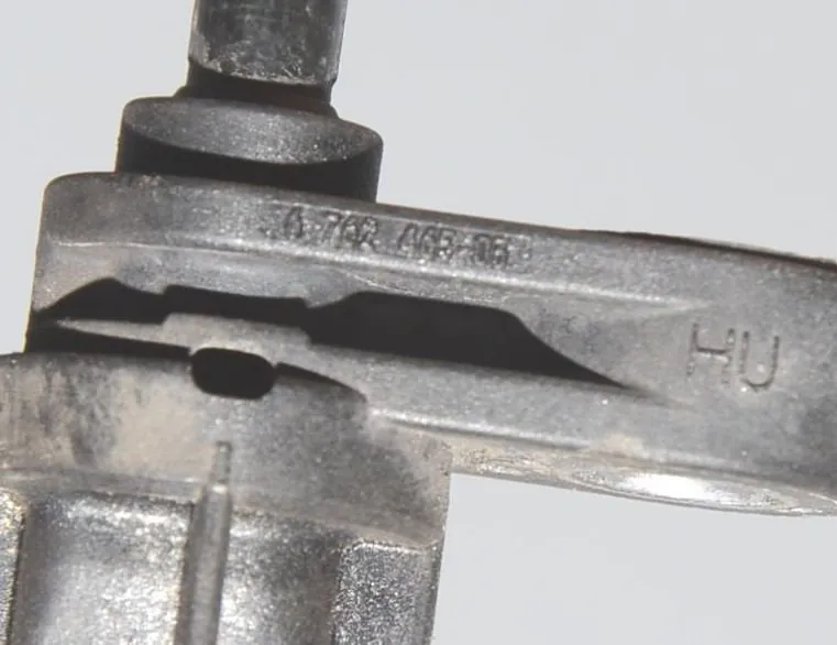 Front Right ABS Sensor – OEM 6762465 · BMW 3 (E90) 318 d 2008 – 5