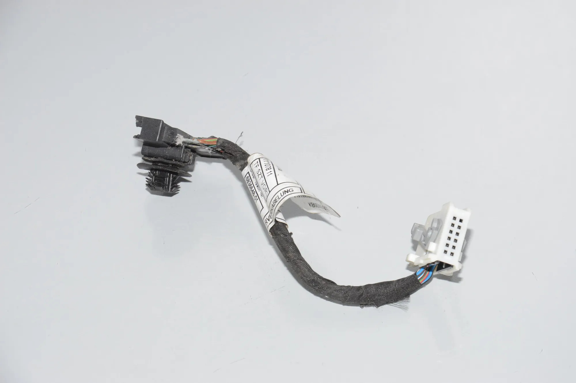 Door Contact Connector – OEM 61126836648 · BMW 8 Cabrio (G14, F91) BMW 8 Cabrio (G14, F91) M8 2019