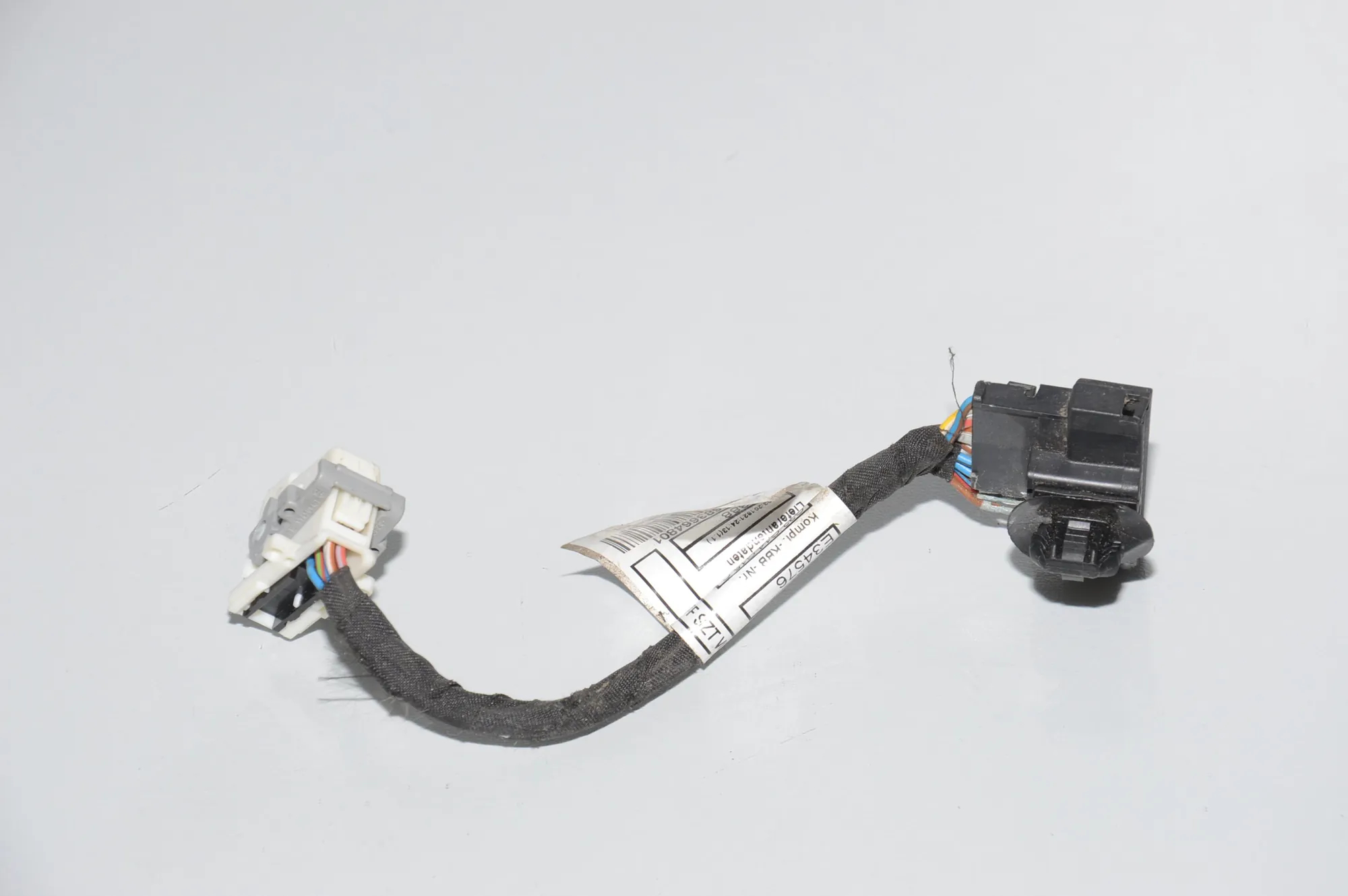 Door Contact Connector – OEM 61126836648 · BMW 8 Cabrio (G14, F91) BMW 8 Cabrio (G14, F91) M8 2019 – 3