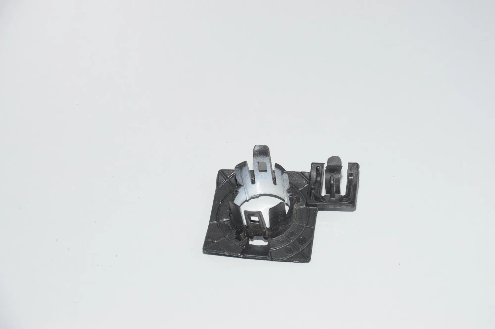 Parking Sensor Holder – OEM 7387329 · BMW 6 Gran Turismo (G32) (2017 - -) 640 i 2018 – 3