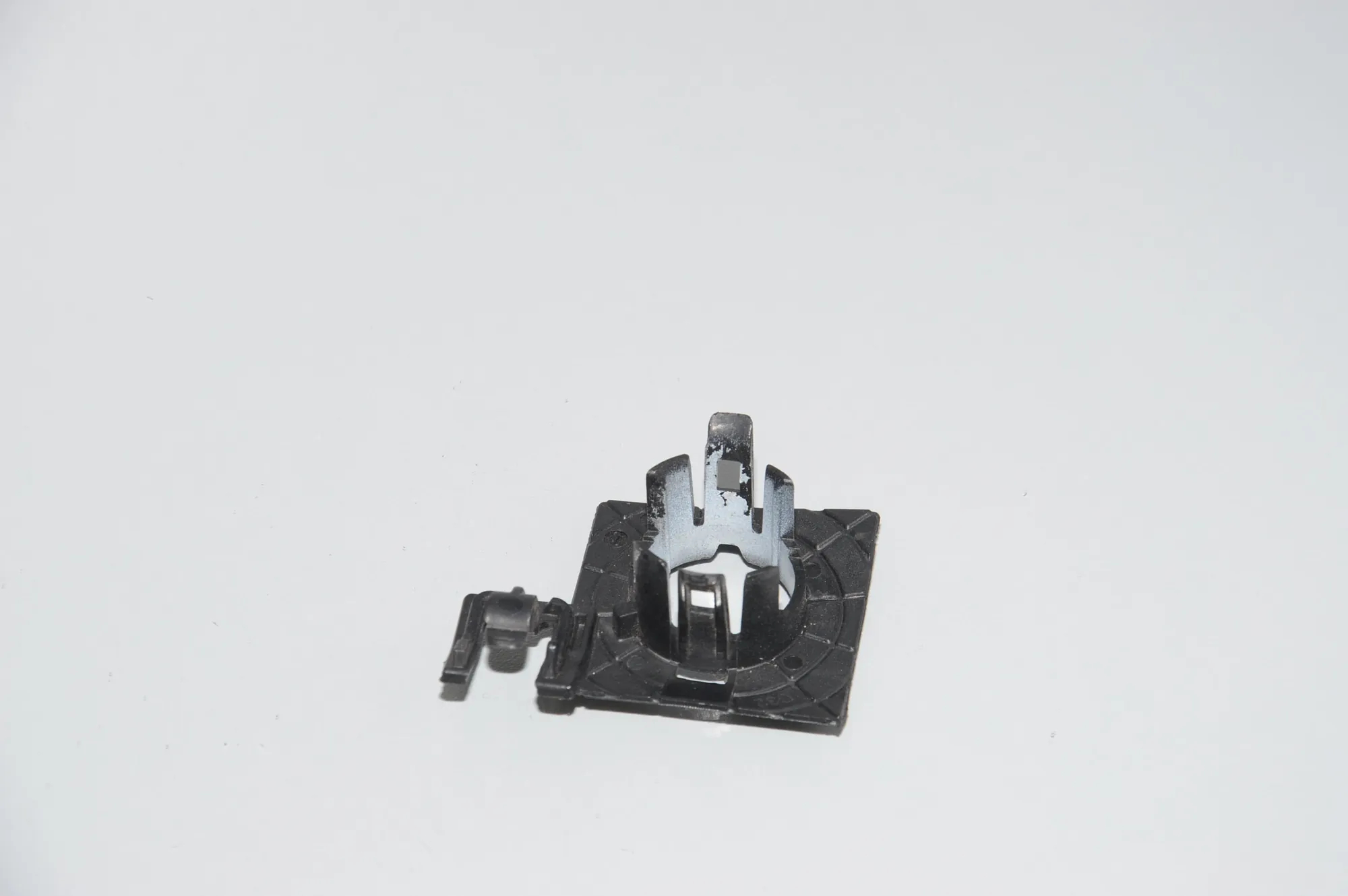 Parking Sensor Holder – OEM 7387329 · BMW 6 Gran Turismo (G32) (2017 - -) 640 i 2018 – 2